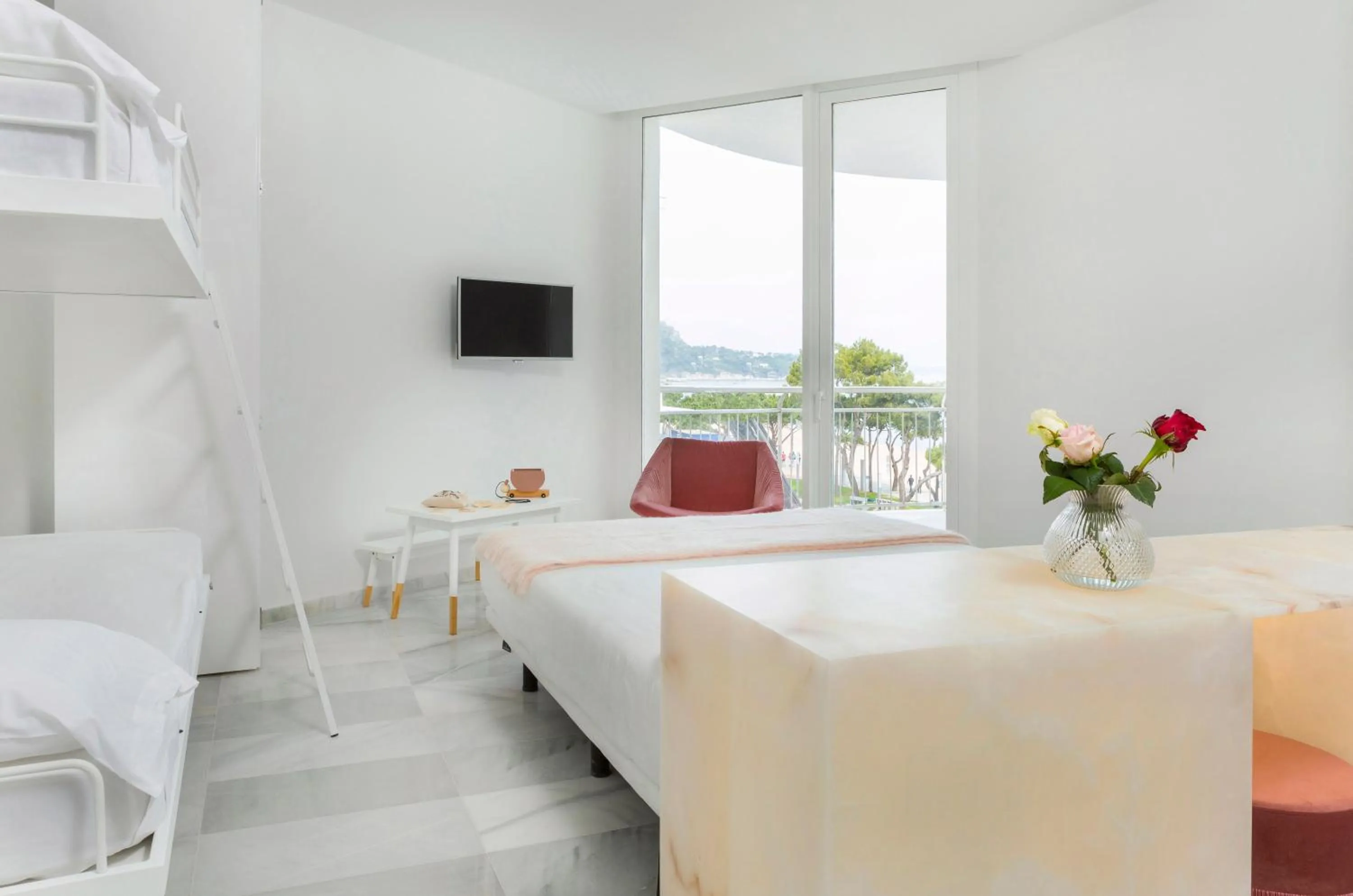 TV and multimedia, Bed in Hotel Aromar