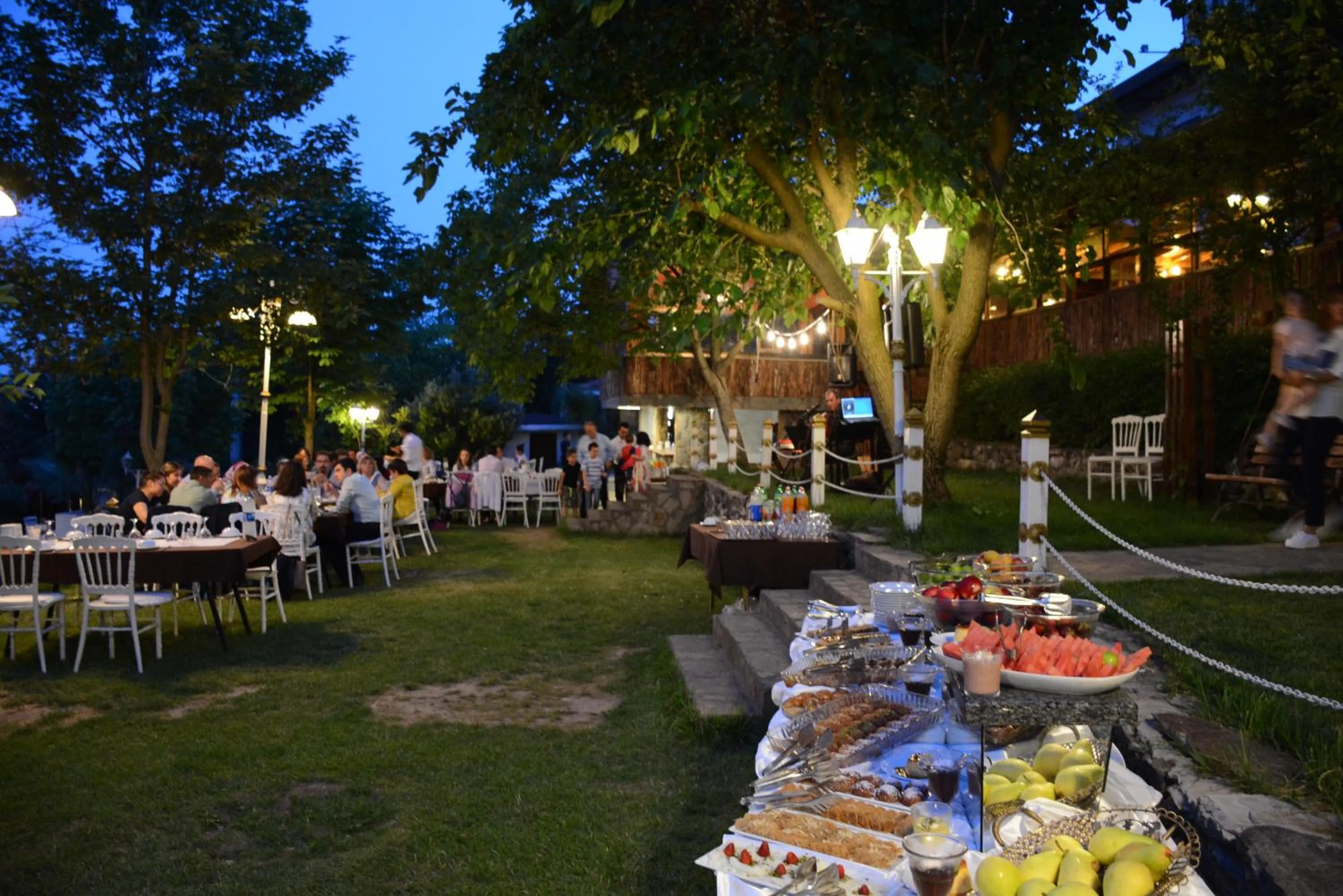 Food and drinks in Heybeli Hotel