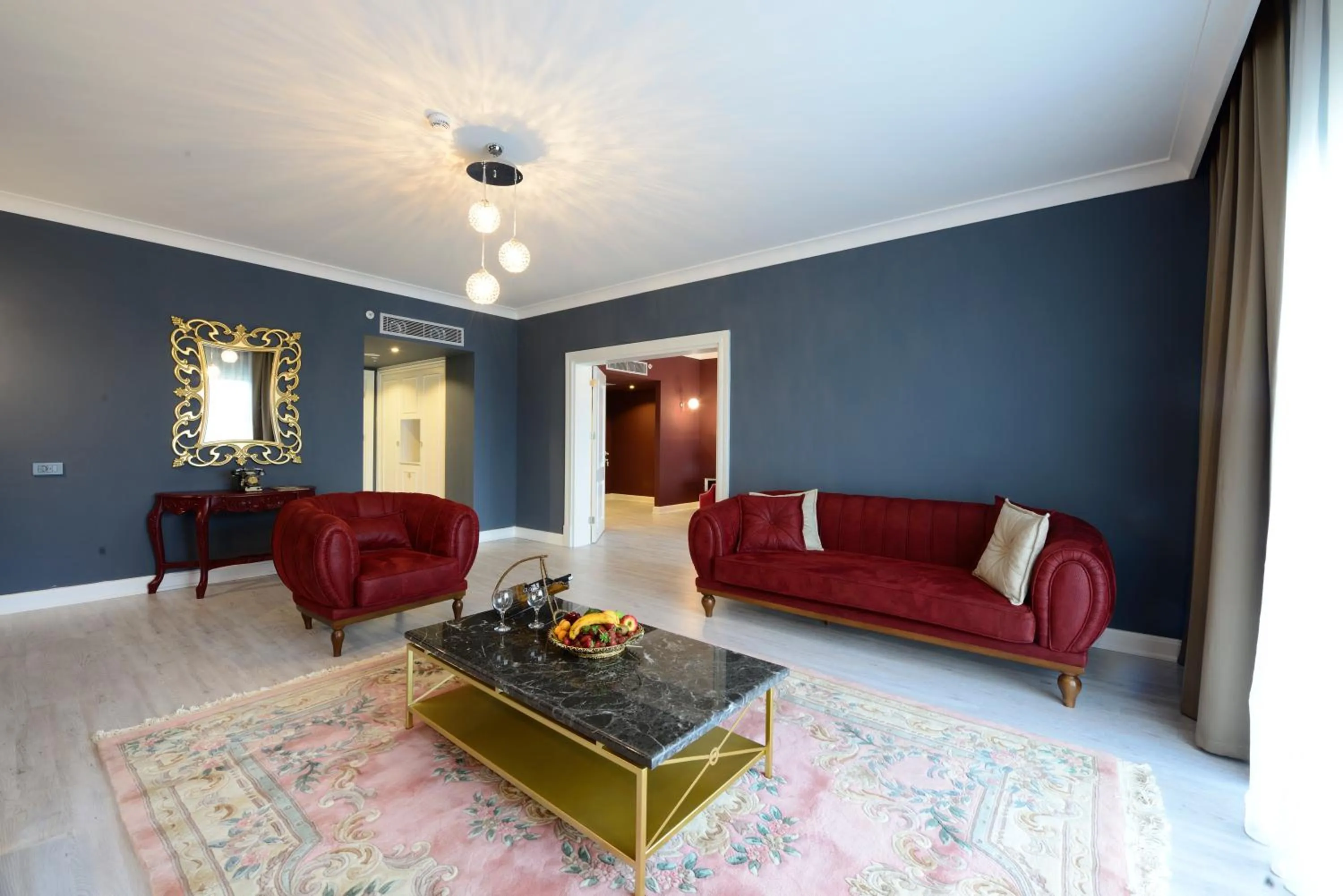 Living room in Heybeli Hotel