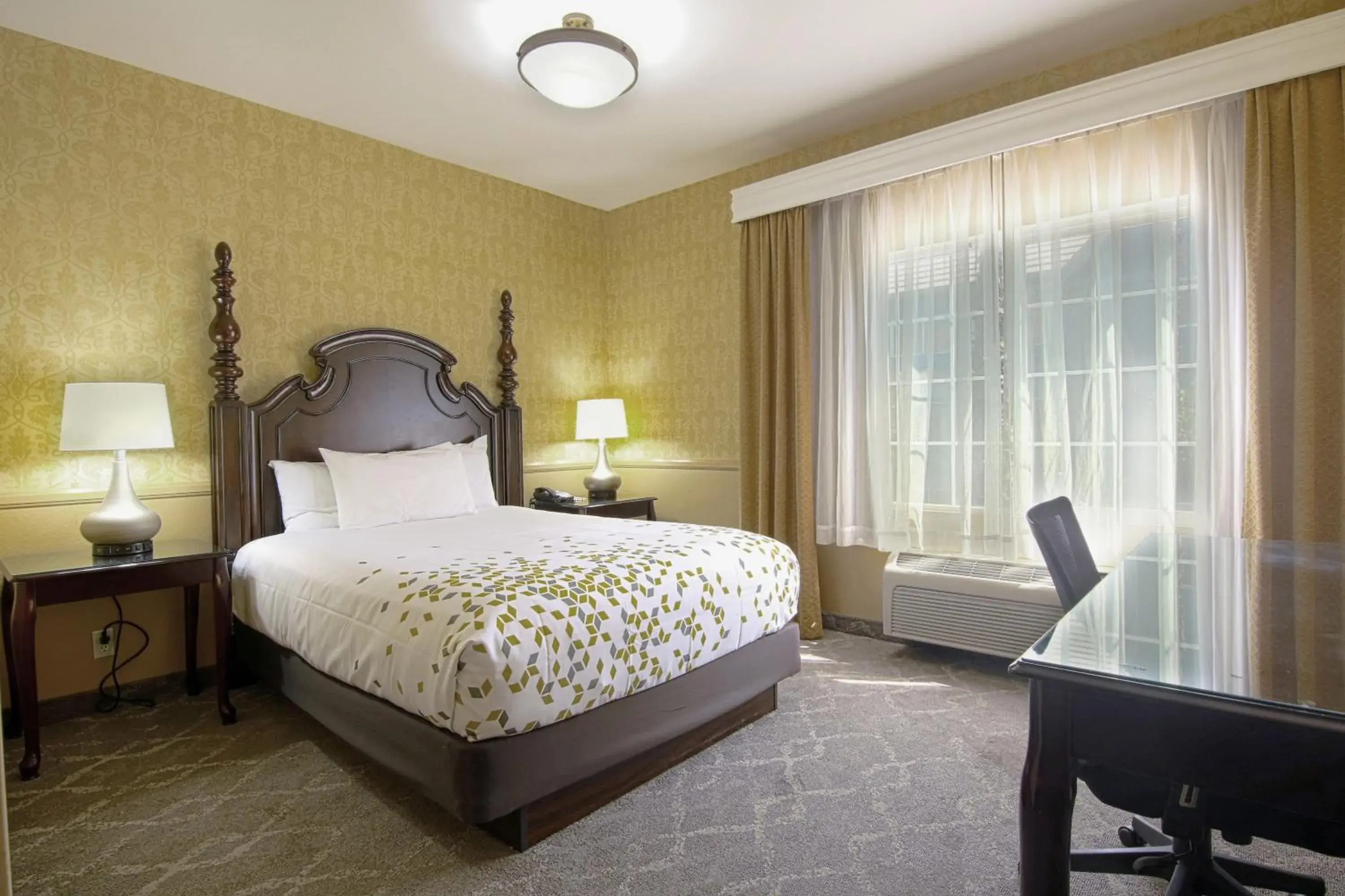 Room with Two Queen Beds - Non-Smoking in Azure Hotel&Suites Ontario Trademark Collection by Wyndham Room with Two Queen Beds - Non-Smoking in Azure Hotel&Suites Ontario Trademark Collection by Wyndham