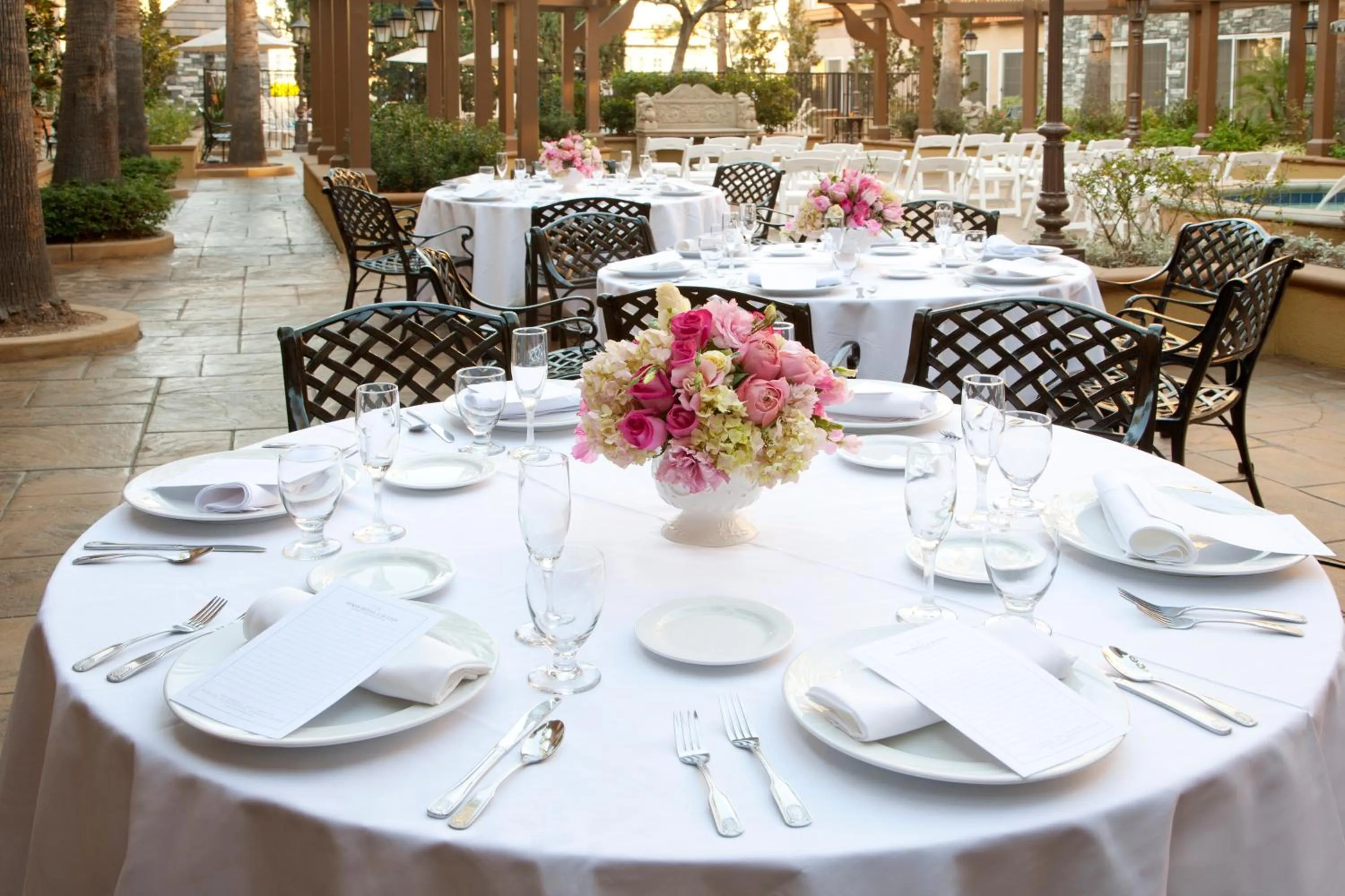 Banquet/Function facilities in Azure Hotel&Suites Ontario Trademark Collection by Wyndham