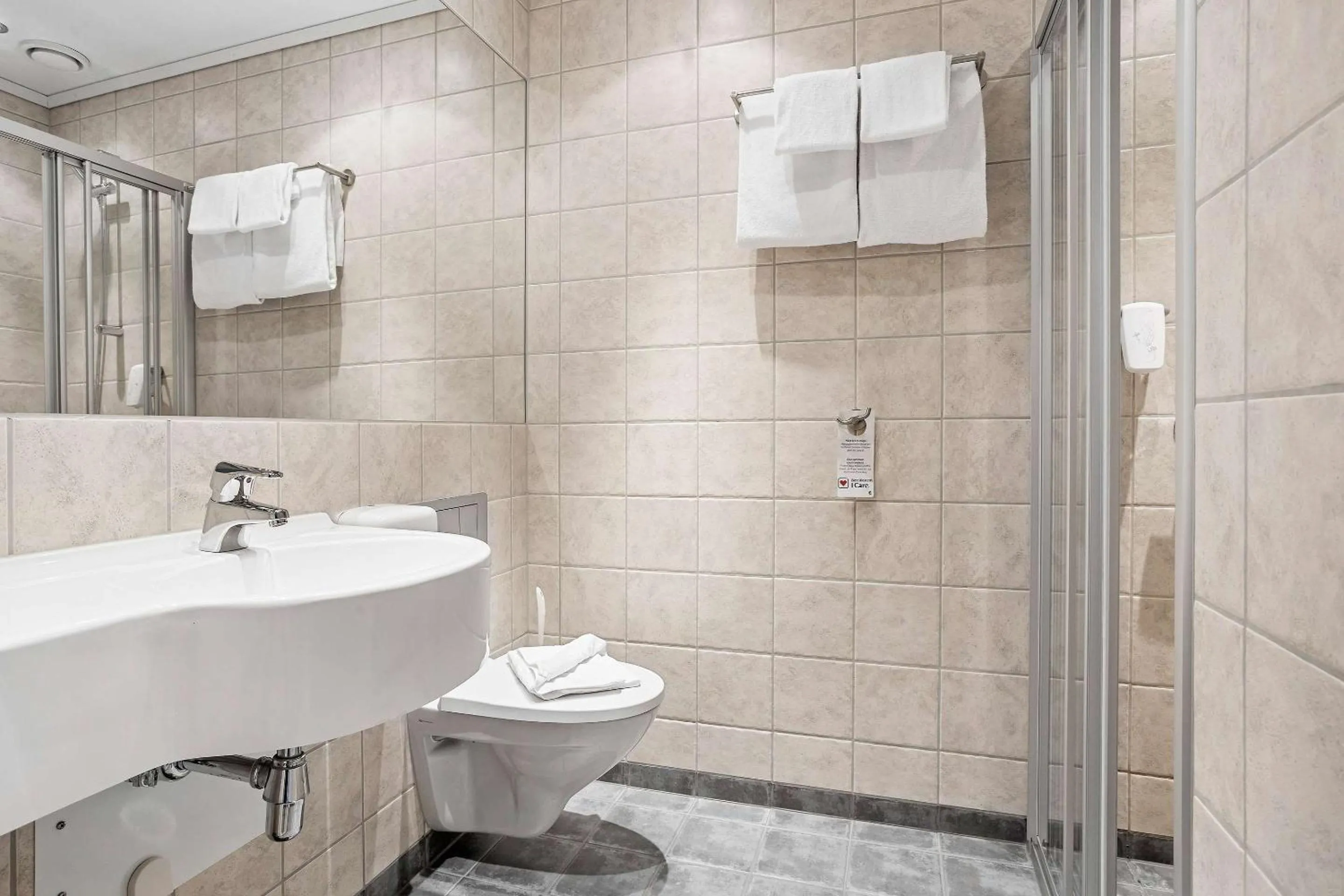 Bedroom in Best Western Leto Arena