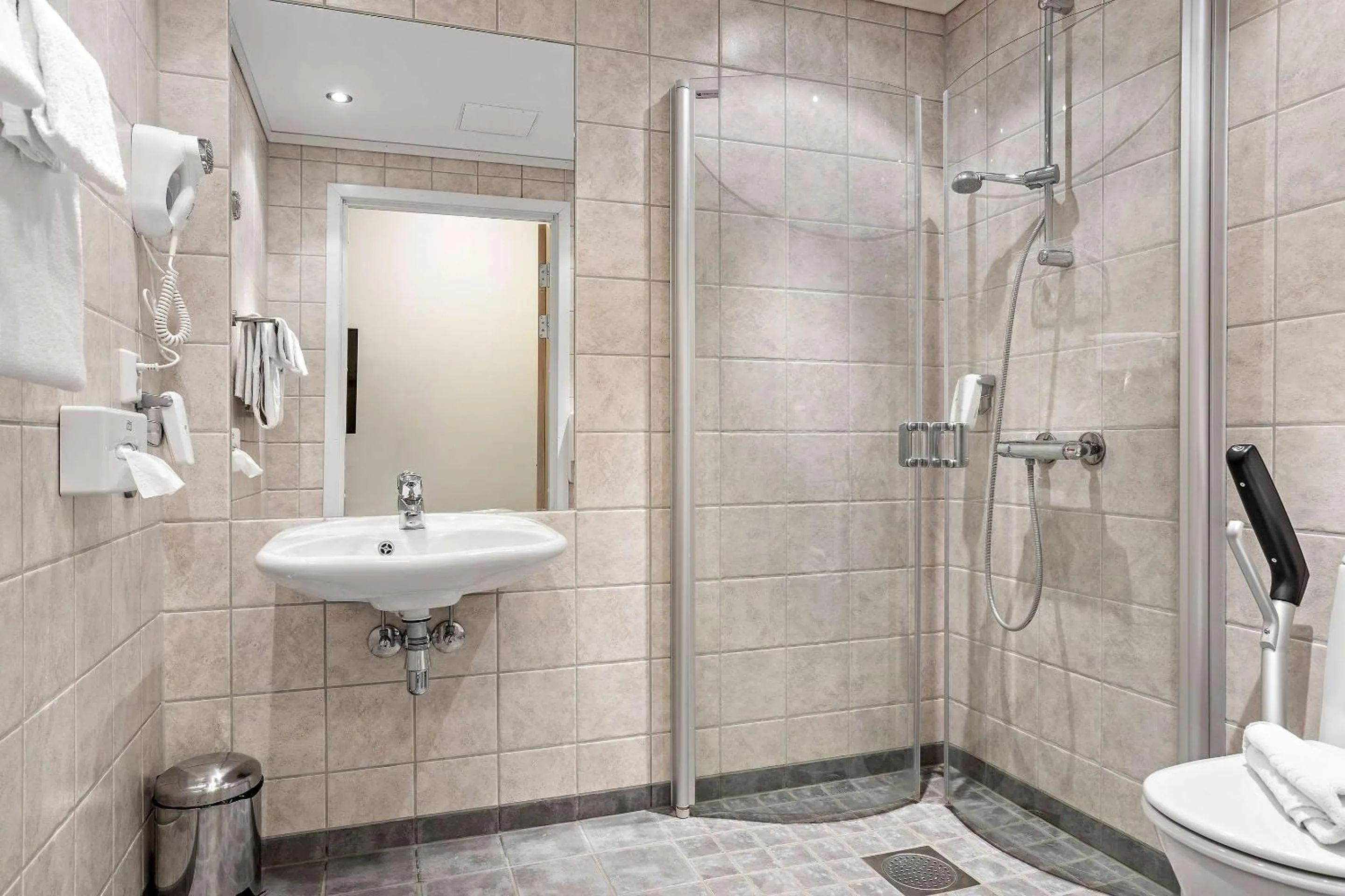 Bedroom in Best Western Leto Arena