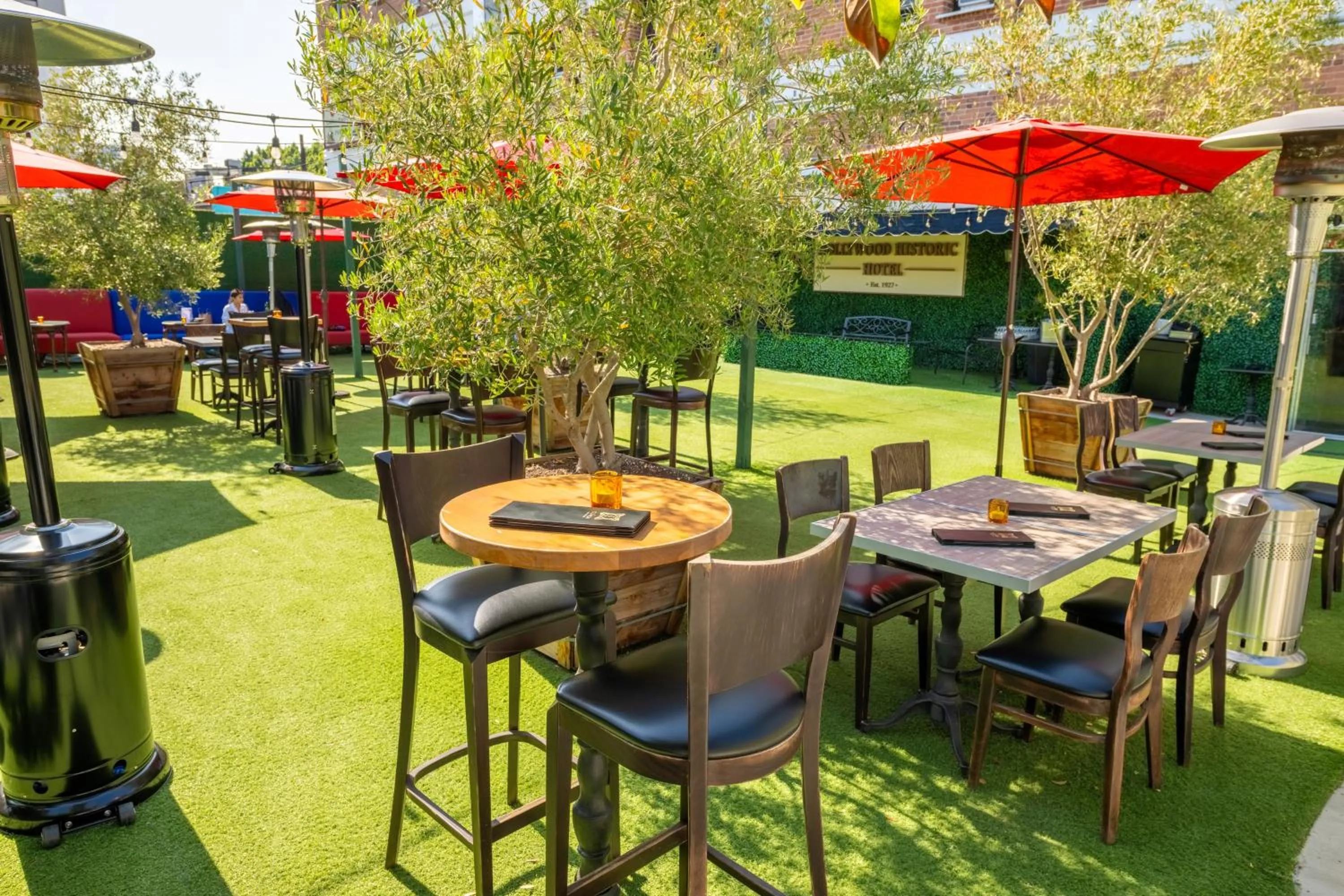 Restaurant/places to eat in Hollywood Historic Hotel