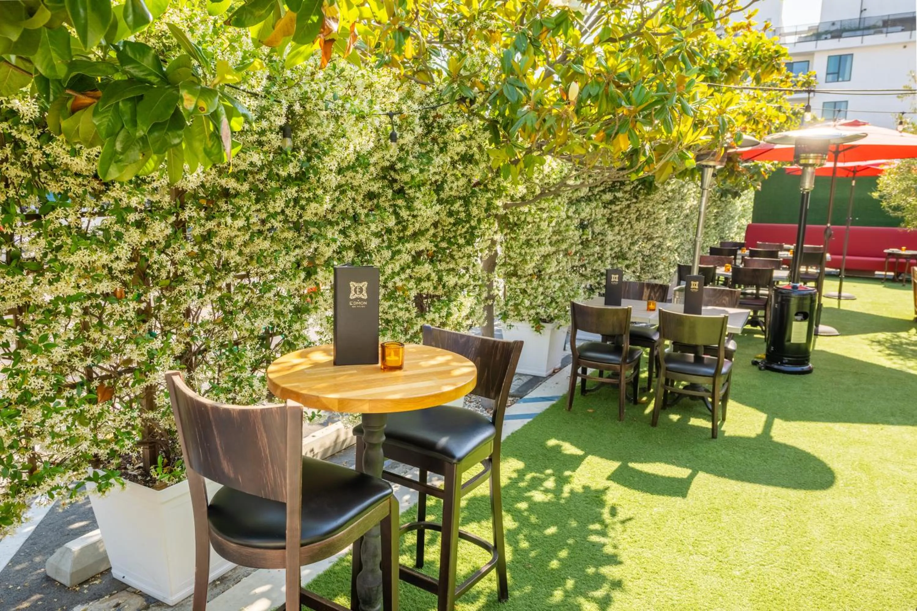 Restaurant/places to eat in Hollywood Historic Hotel