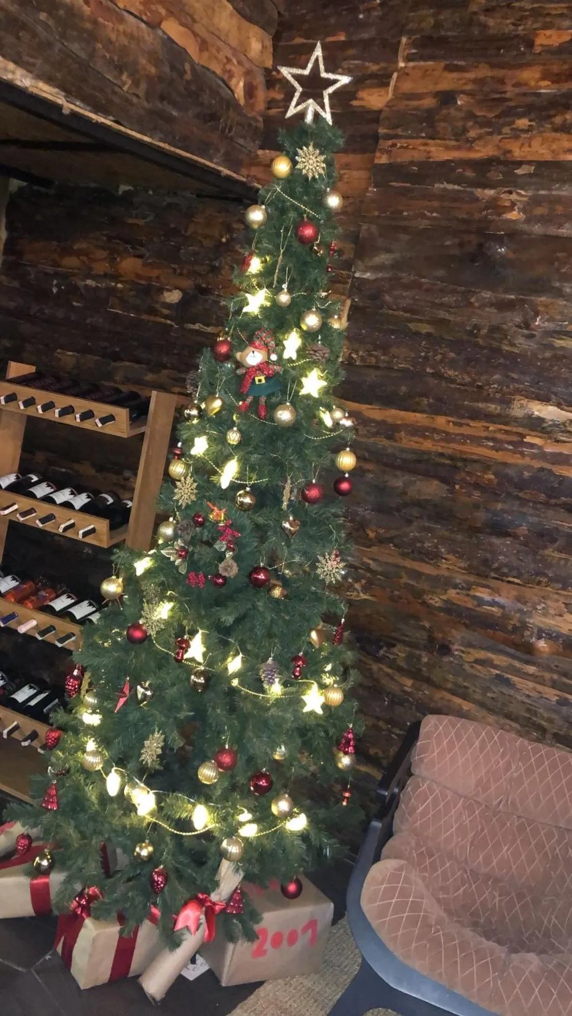 Restaurant/places to eat in Line Suite Hotel