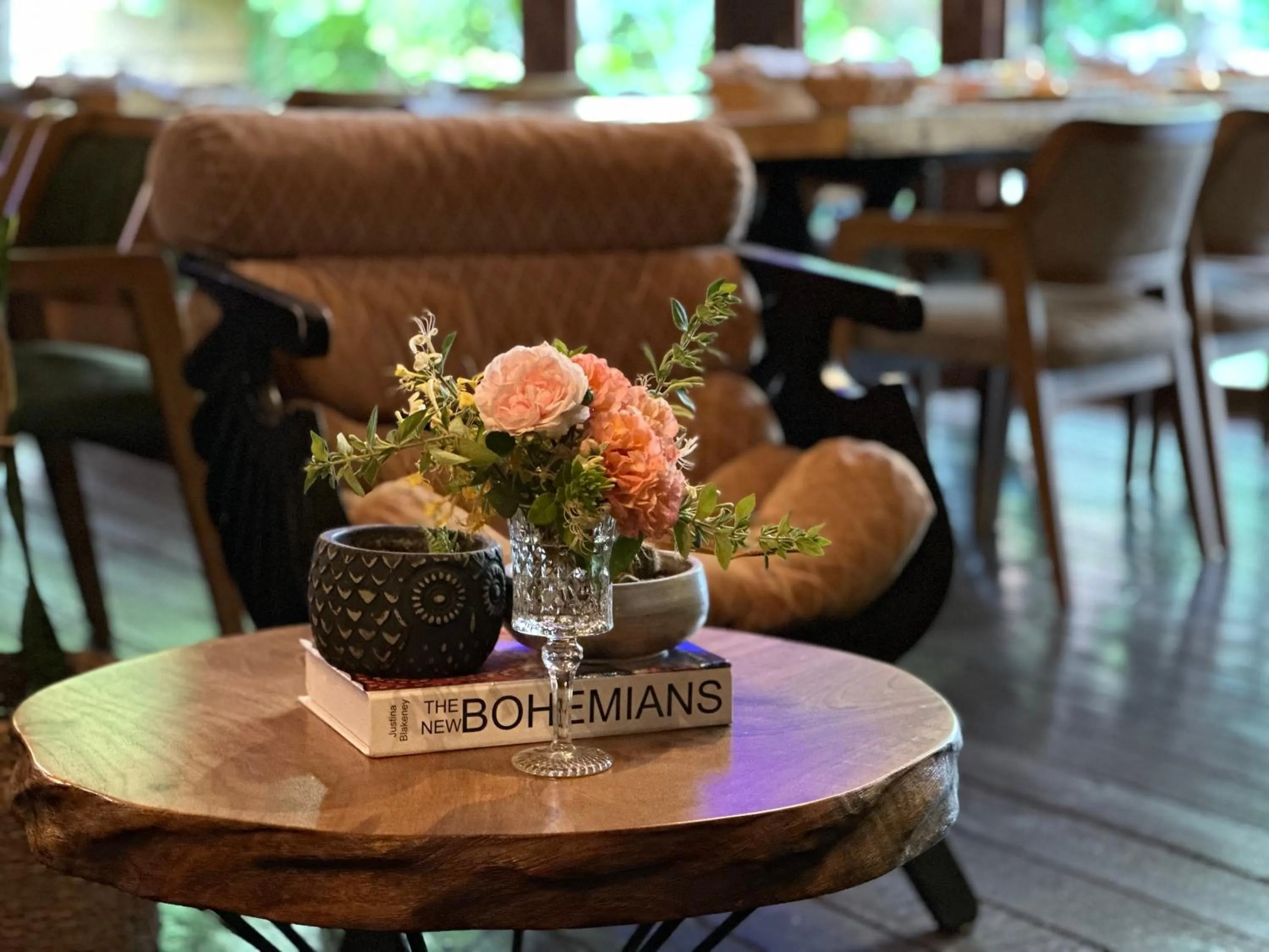 Restaurant/places to eat in Line Suite Hotel