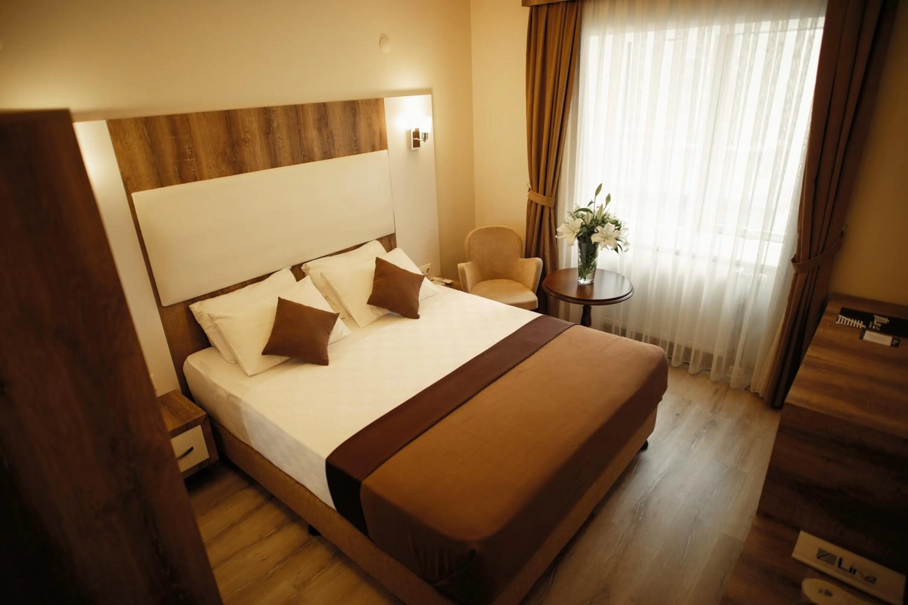 Bed in Line Suite Hotel