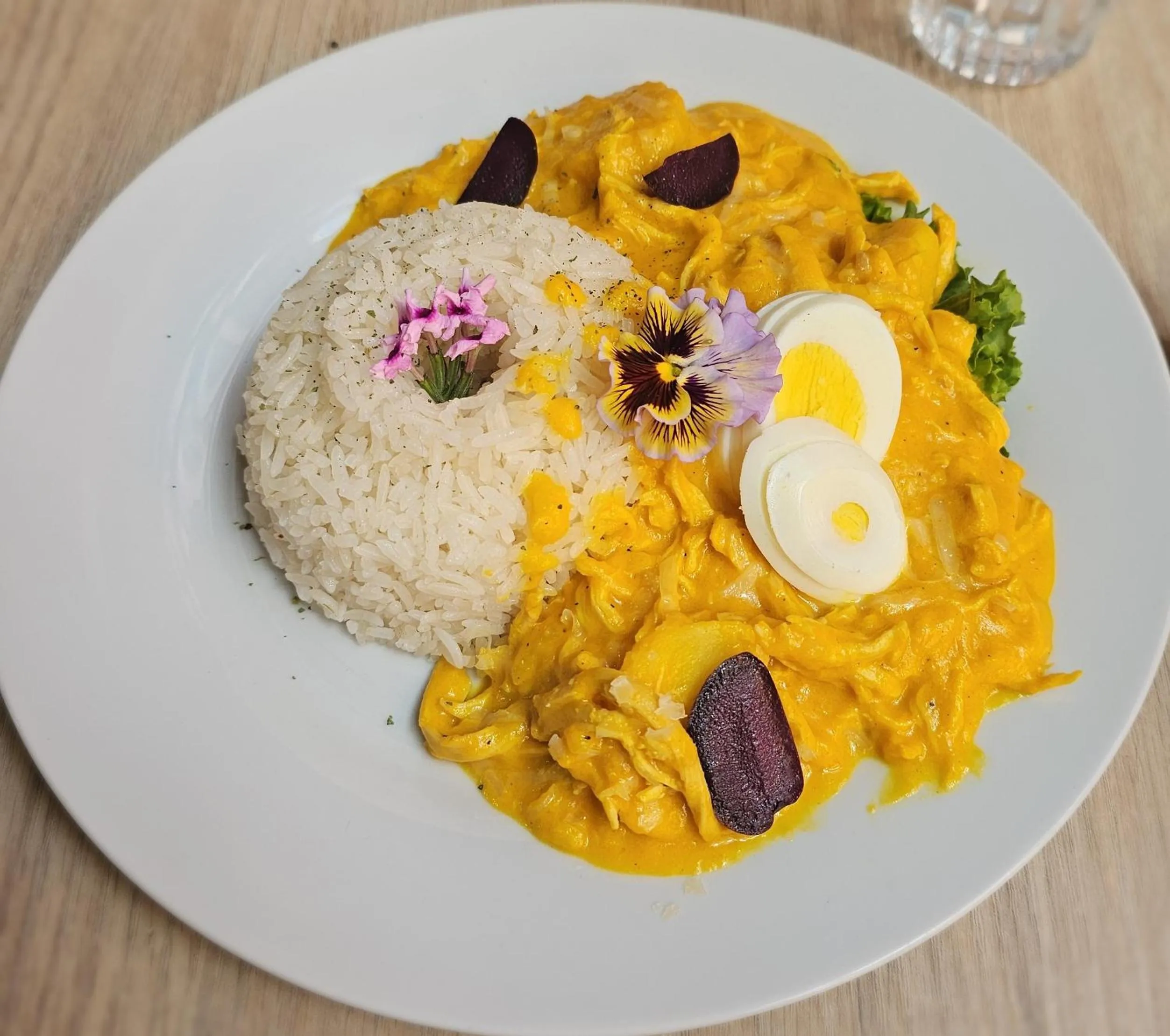 Restaurant/places to eat in Amerindia