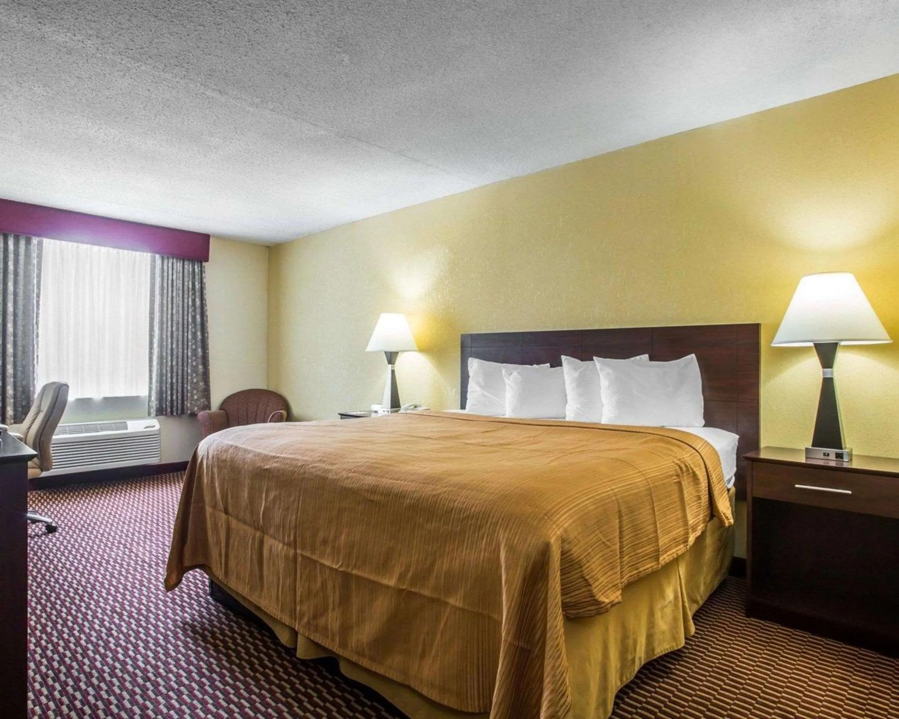 Photo of the whole room in Quality Inn and Suites Kingston