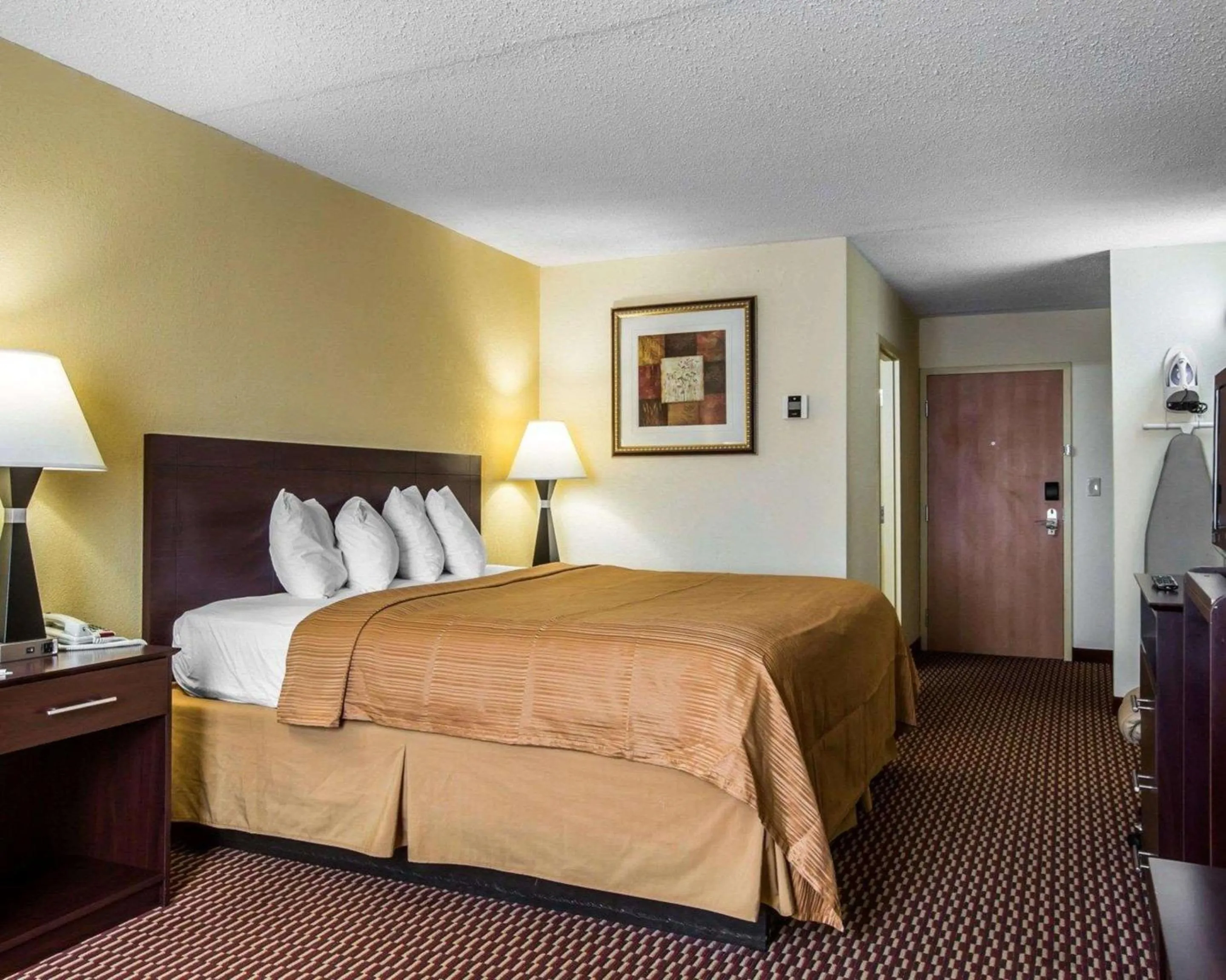 Photo of the whole room in Quality Inn and Suites Kingston