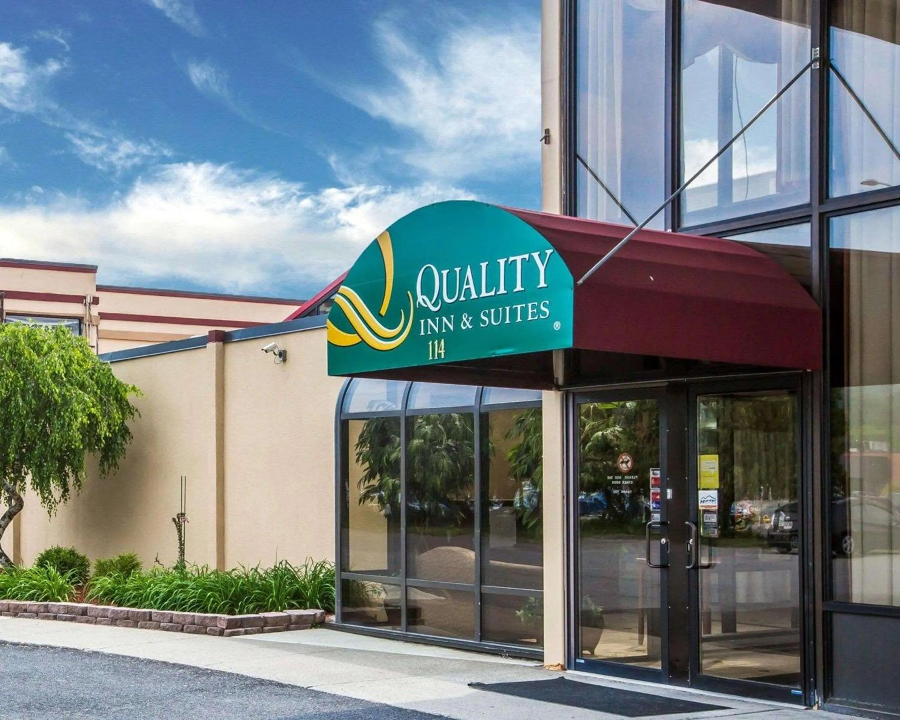 Property building in Quality Inn and Suites Kingston