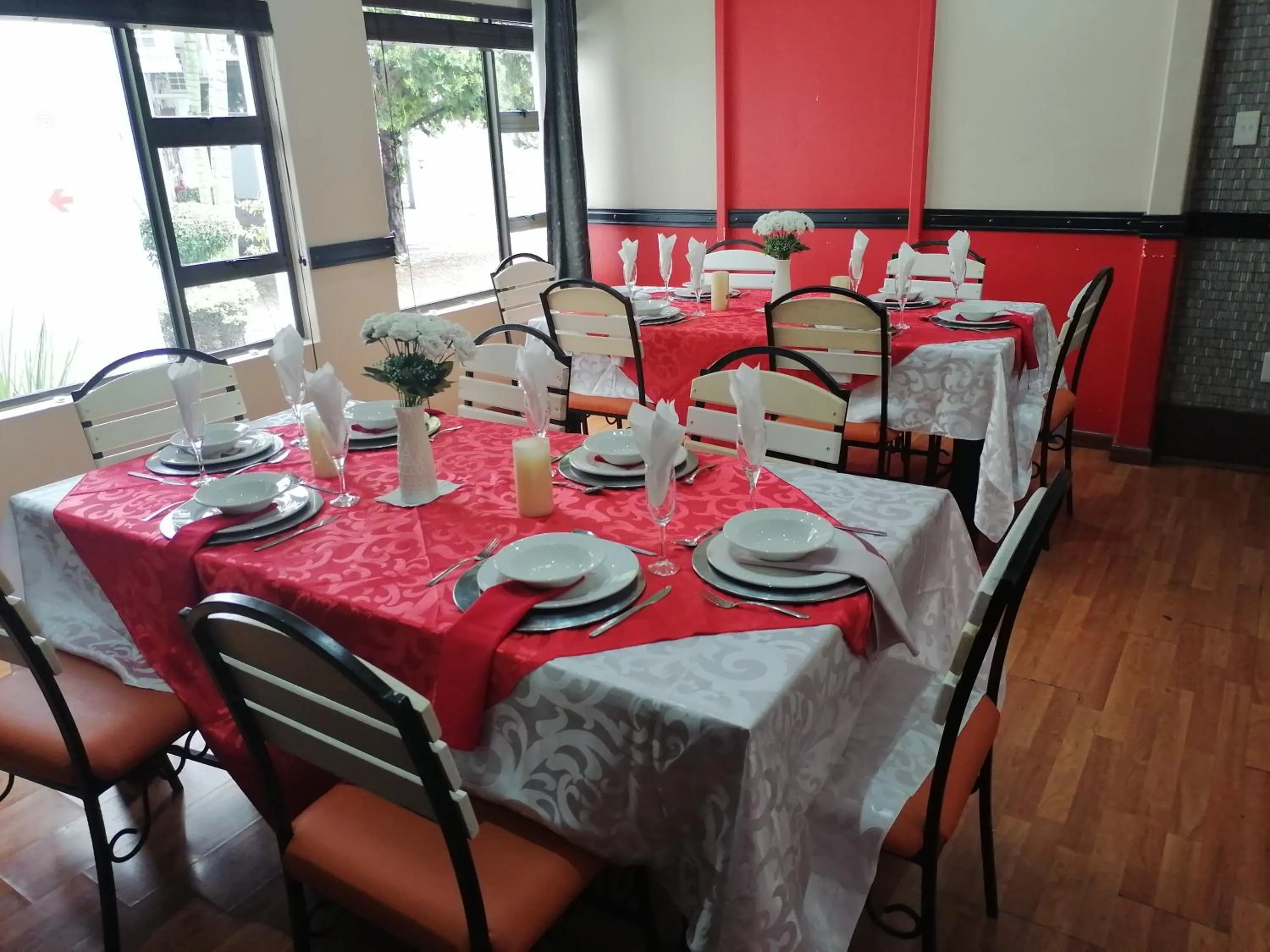 Restaurant/places to eat in The Shamrock Hotel