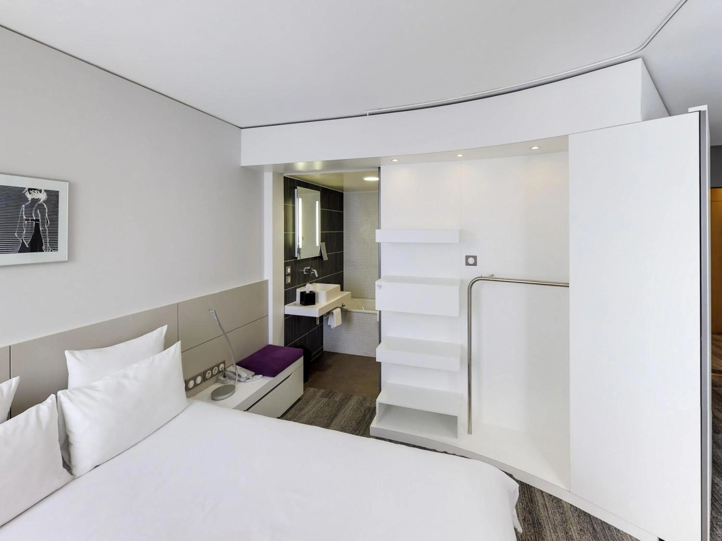 Bedroom, Bed in Novotel Suites Luxembourg