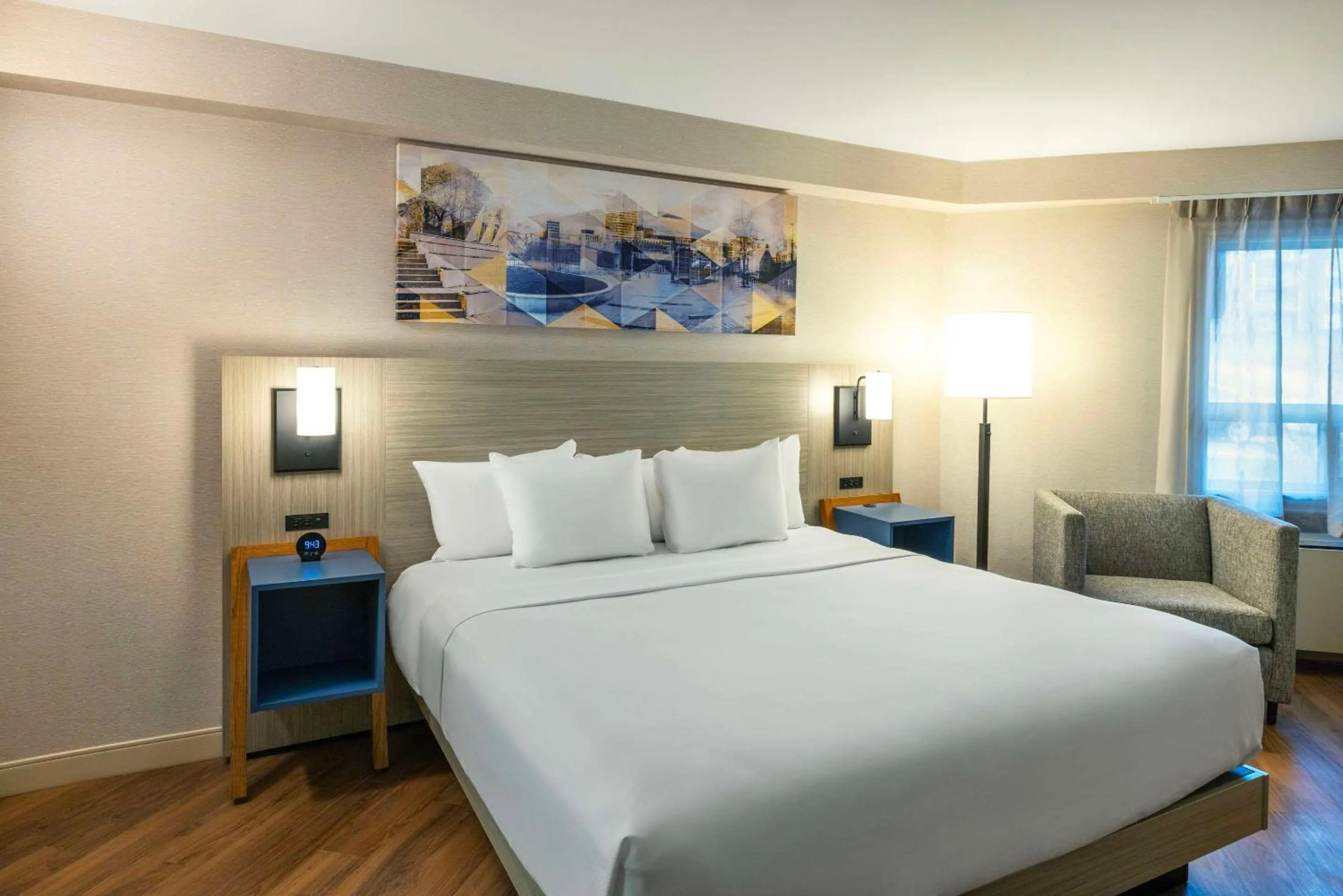 Bedroom, Bed in Comfort Inn Magnetic Hill