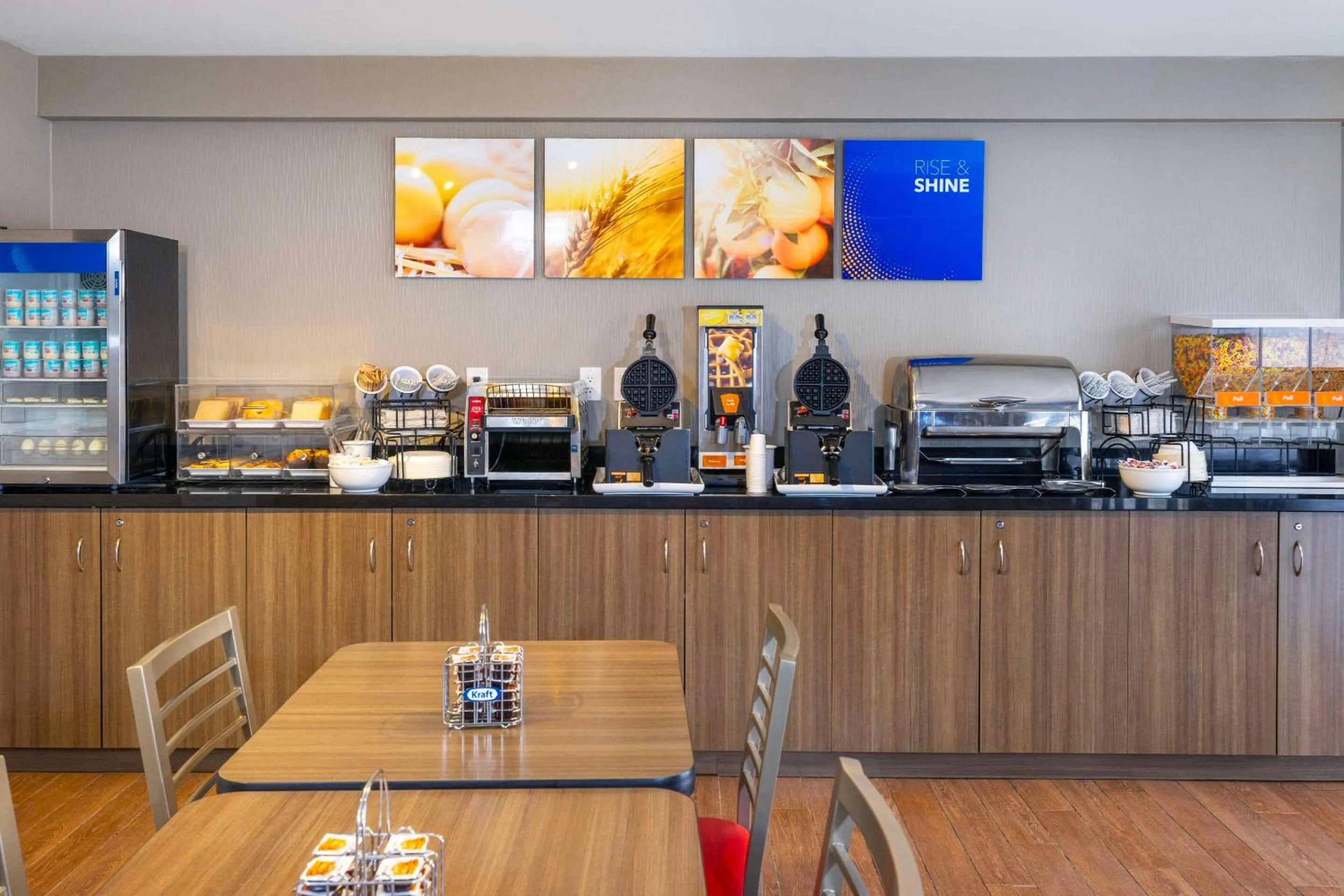 Breakfast in Comfort Inn Magnetic Hill