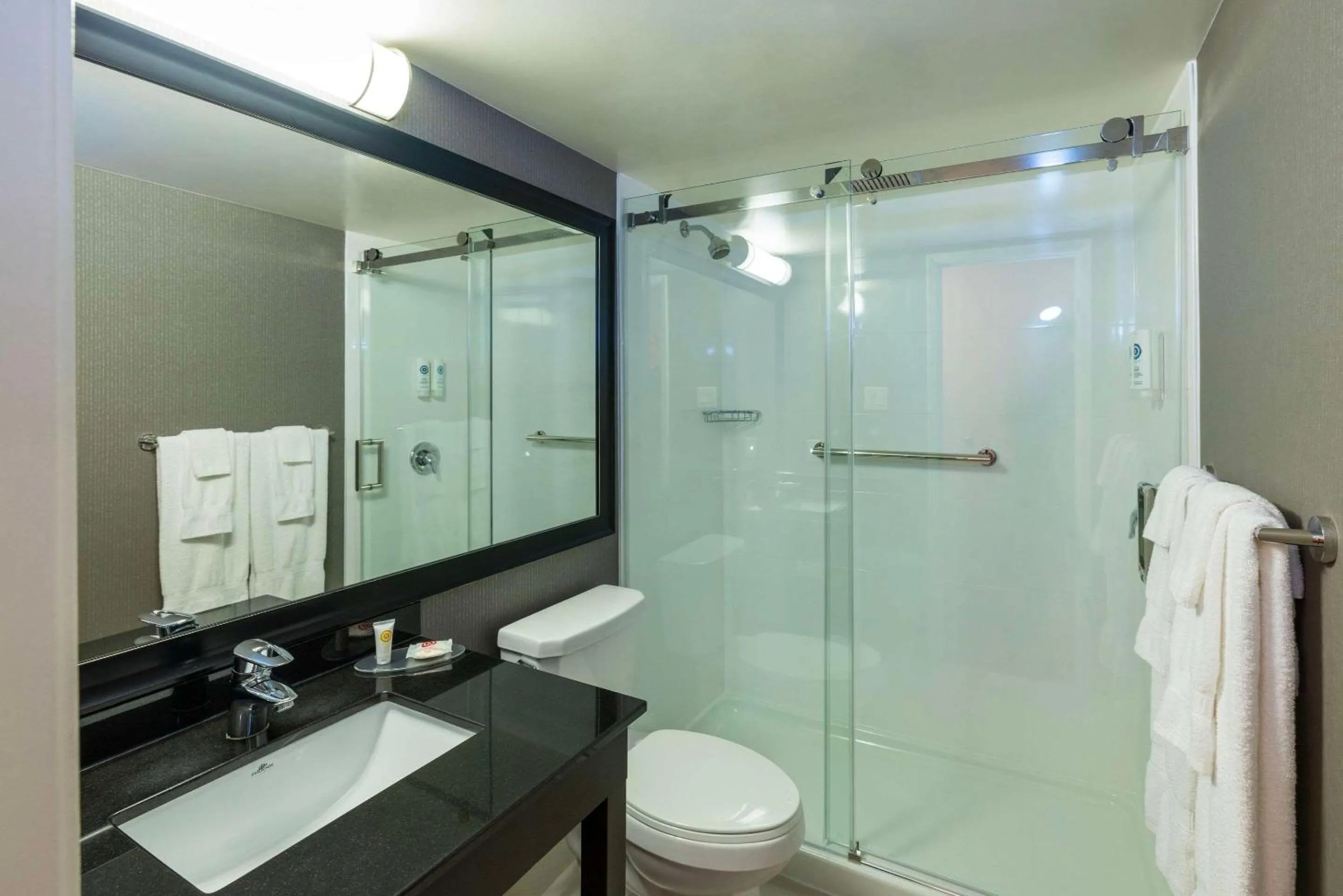 Bedroom in Comfort Inn Magnetic Hill