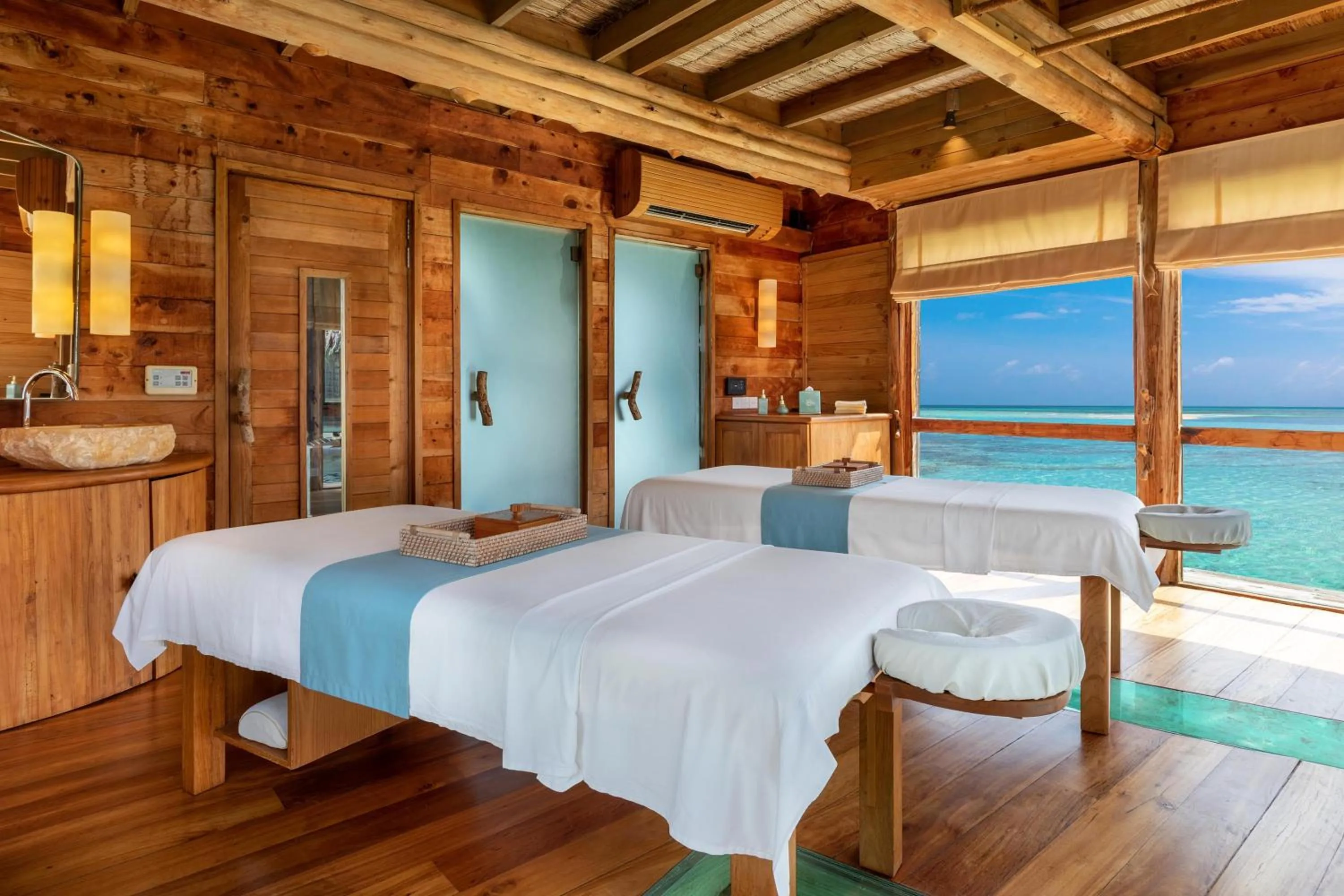 Massage, Bed in Gili Lankanfushi Maldives