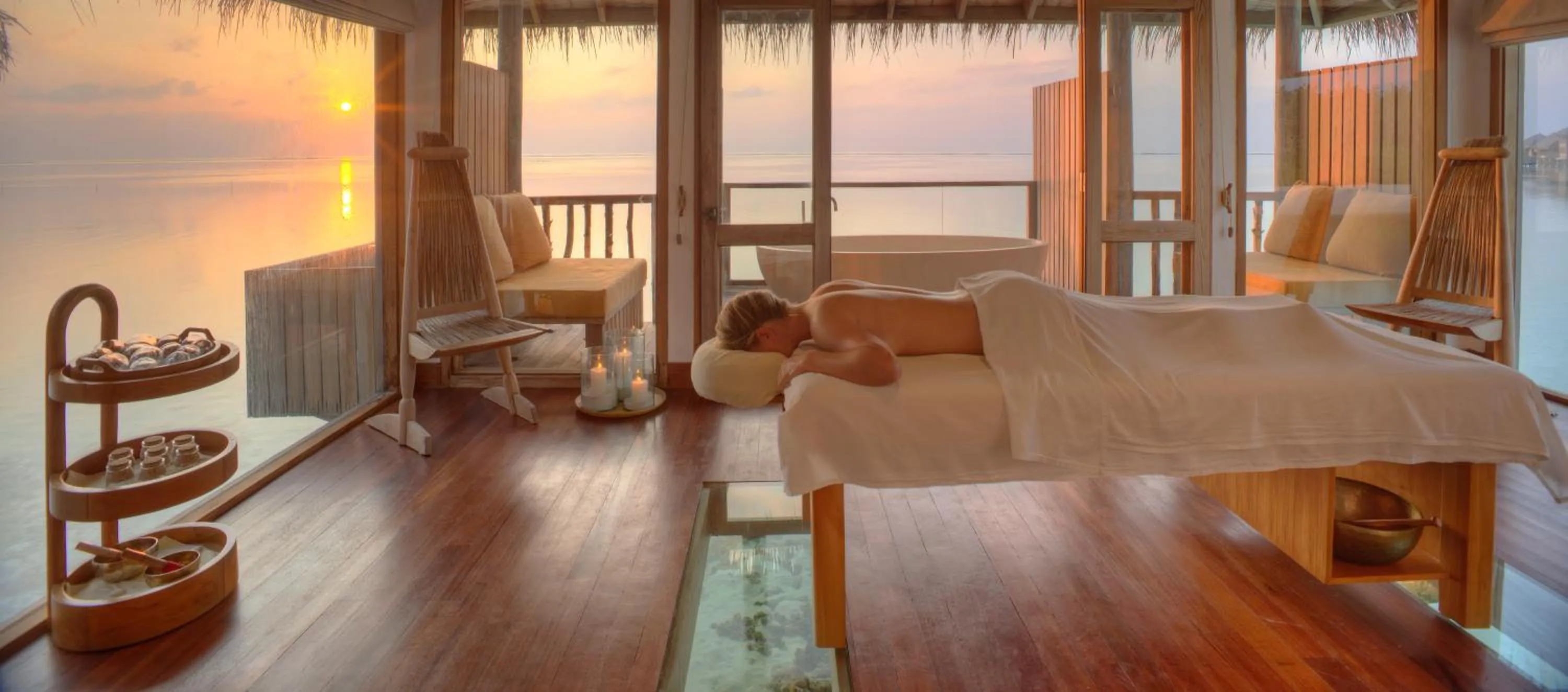 Spa and wellness centre/facilities, Bed in Gili Lankanfushi Maldives