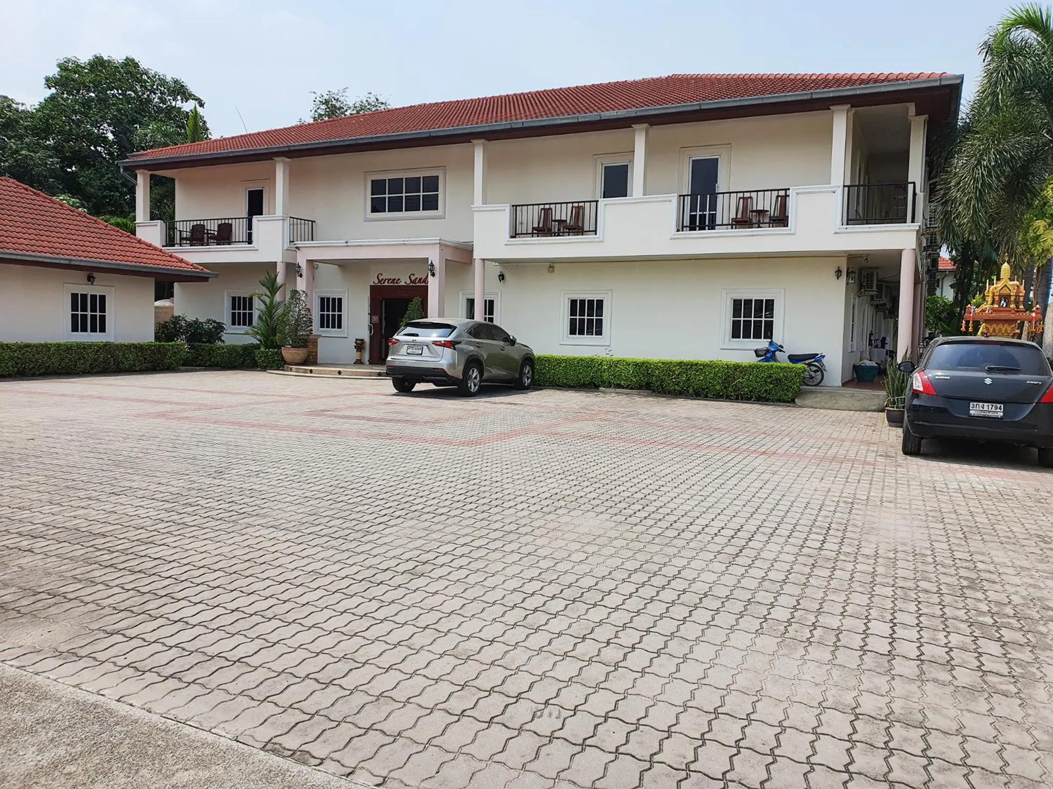 Parking in Serene Sands