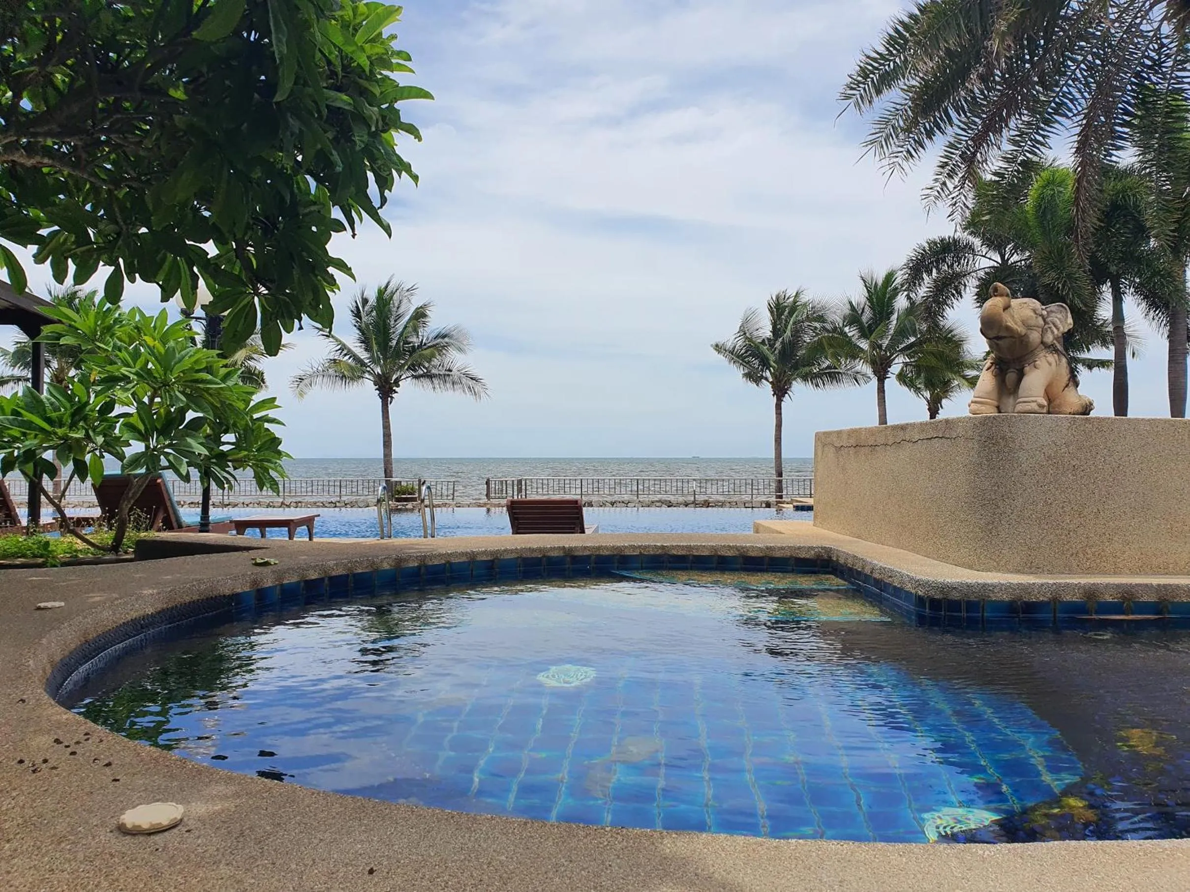 Swimming pool in Serene Sands