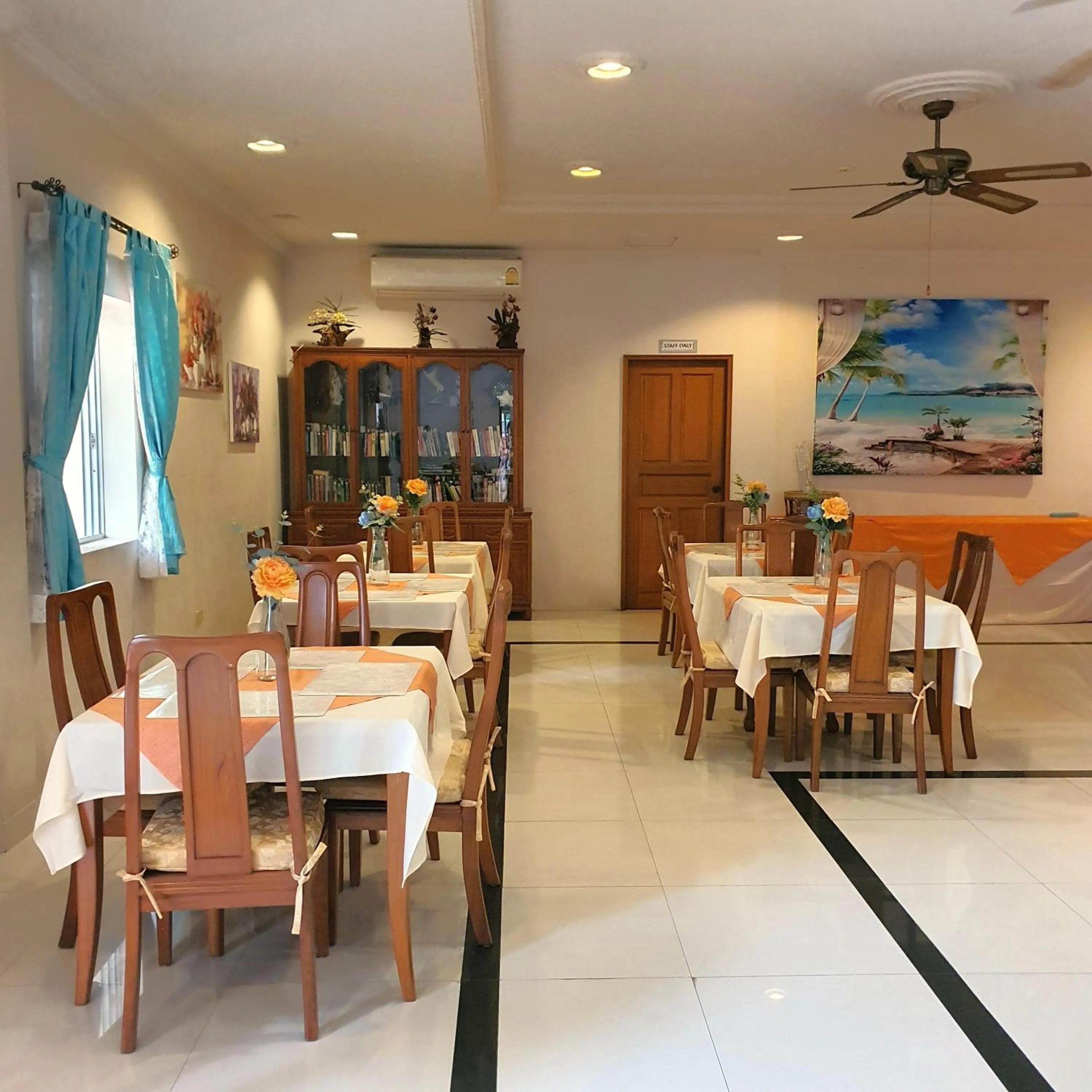Restaurant/places to eat in Serene Sands