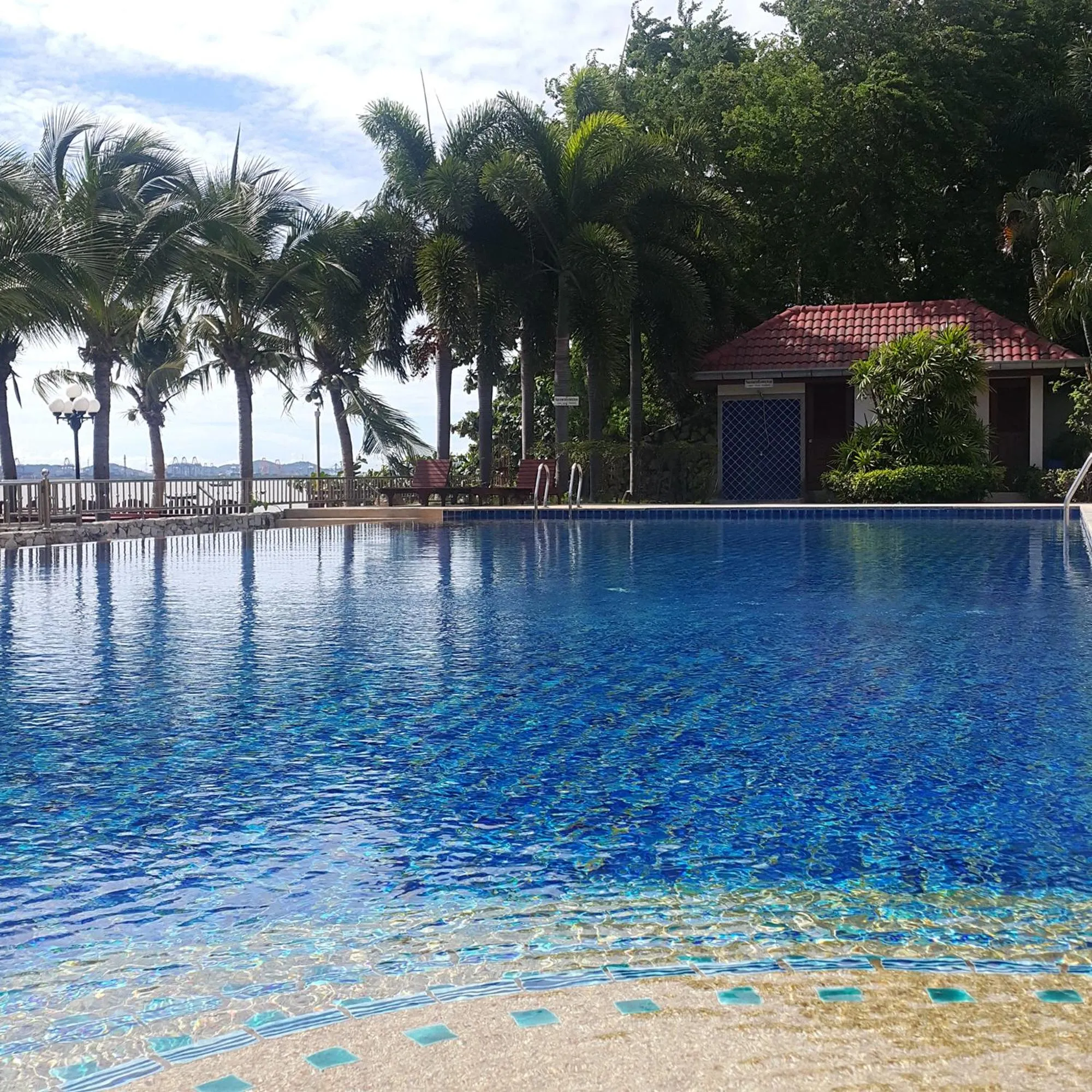Swimming pool in Serene Sands