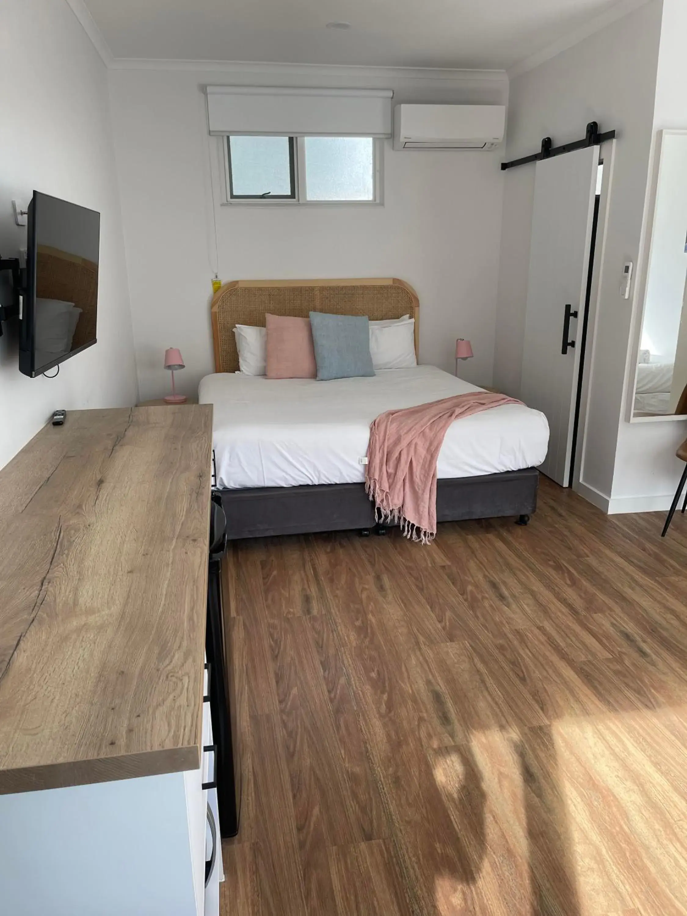 King Room with Courtyard View - Unserviced in Harbour View Motel King Room with Courtyard View - Unserviced in Harbour View Motel