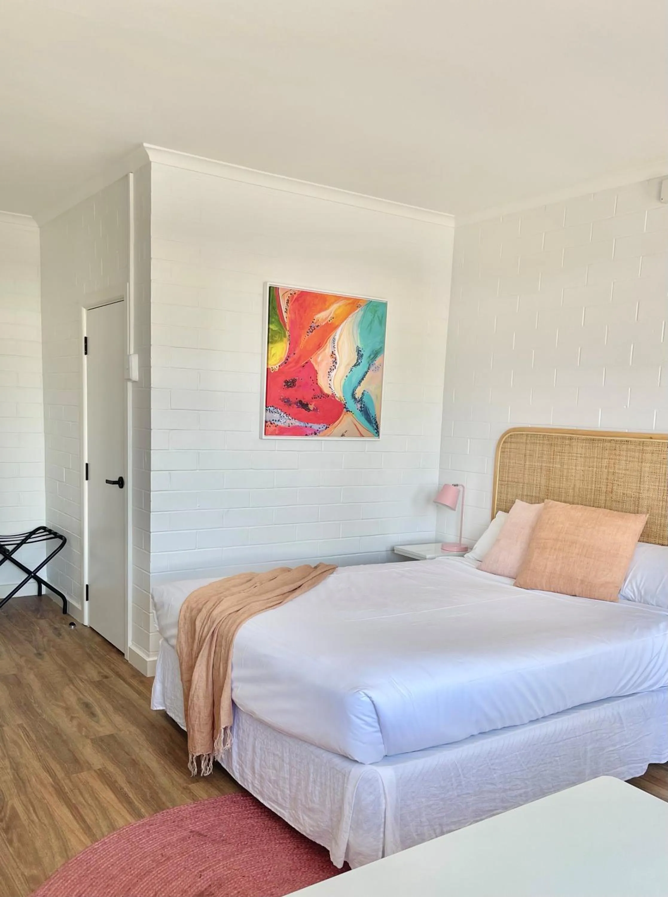 Bed in Harbour View Motel