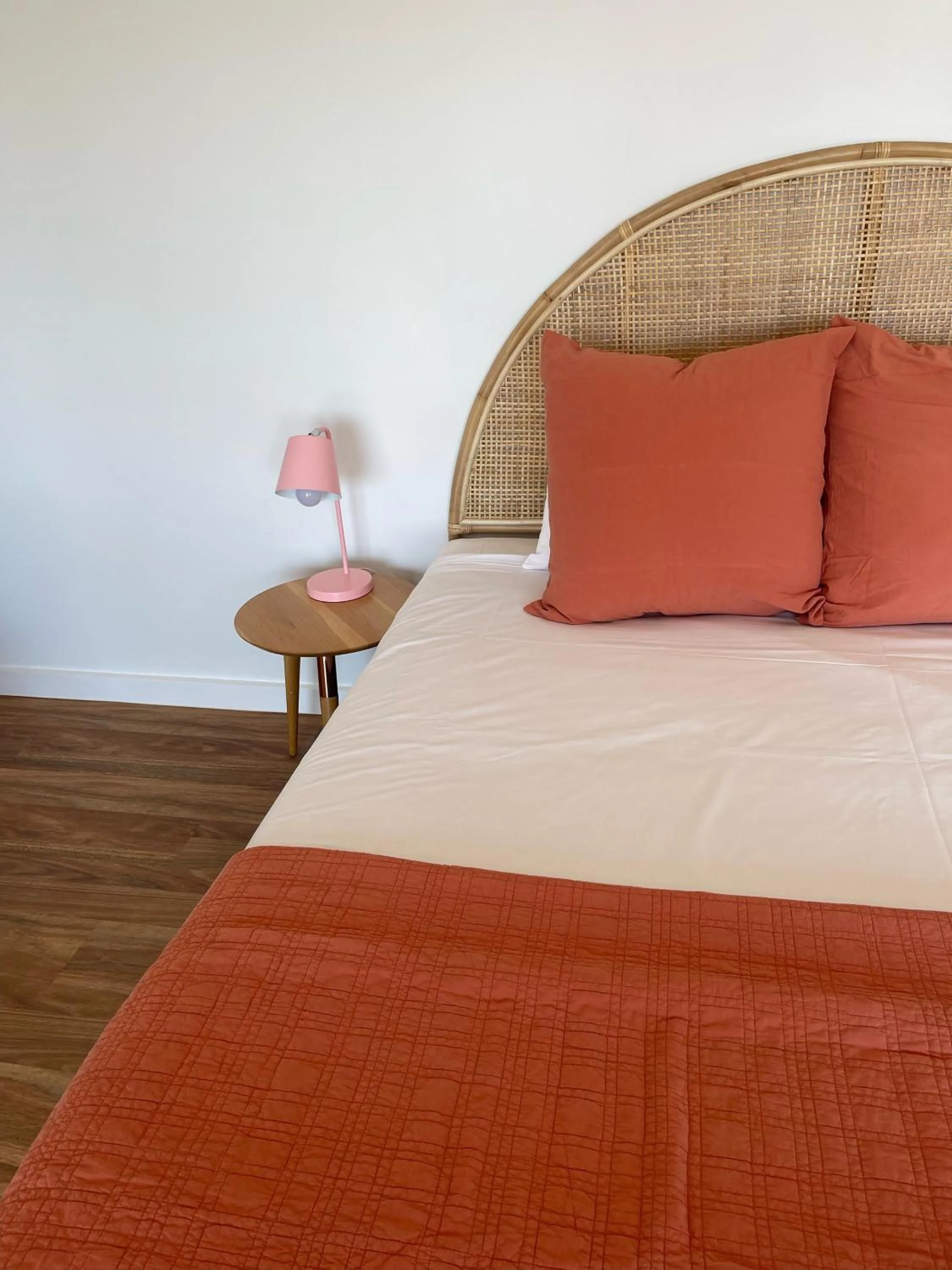 Bed in Harbour View Motel