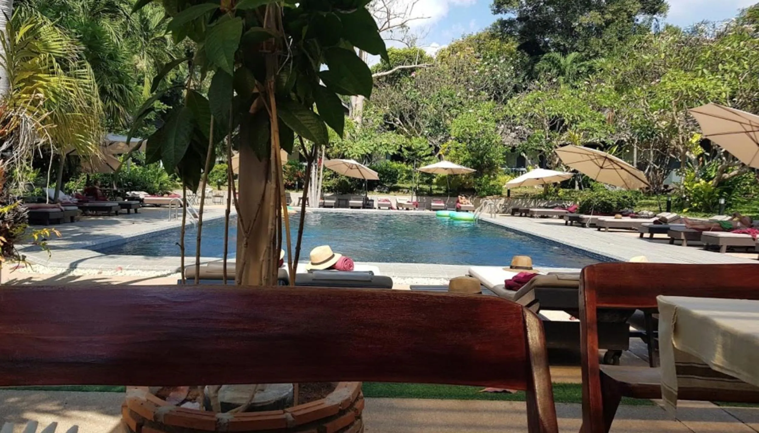 Pool view in Let's Hyde Pattaya Resort & Villas - Pool Cabanas