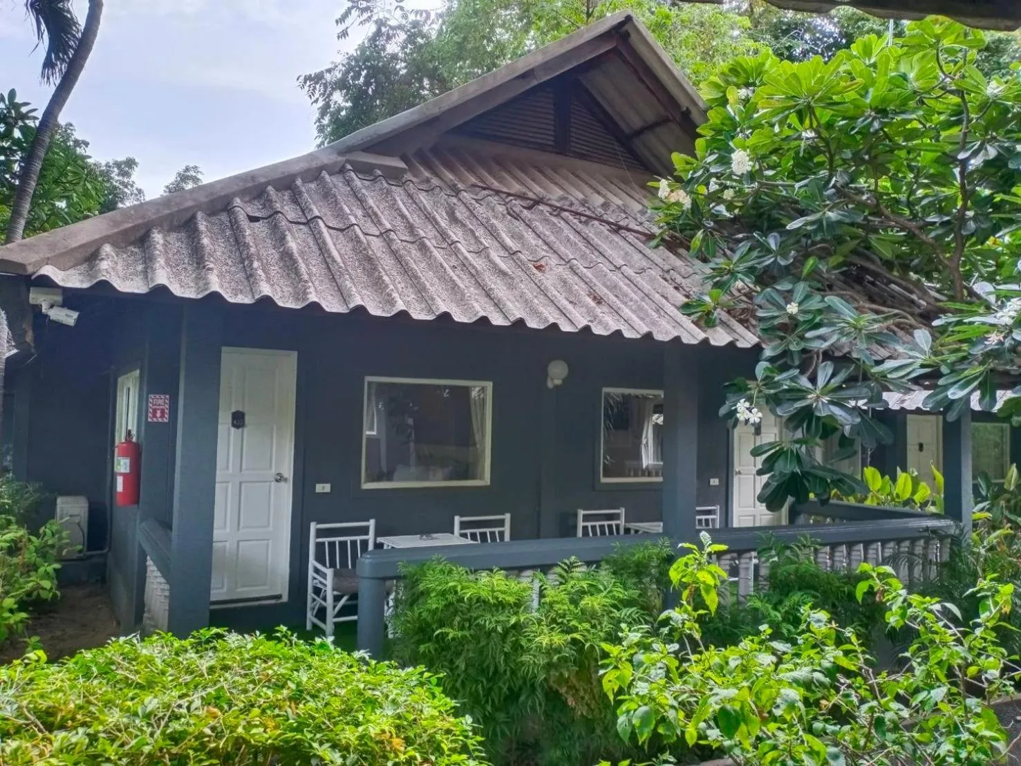 Property building in Let's Hyde Pattaya Resort & Villas - Pool Cabanas