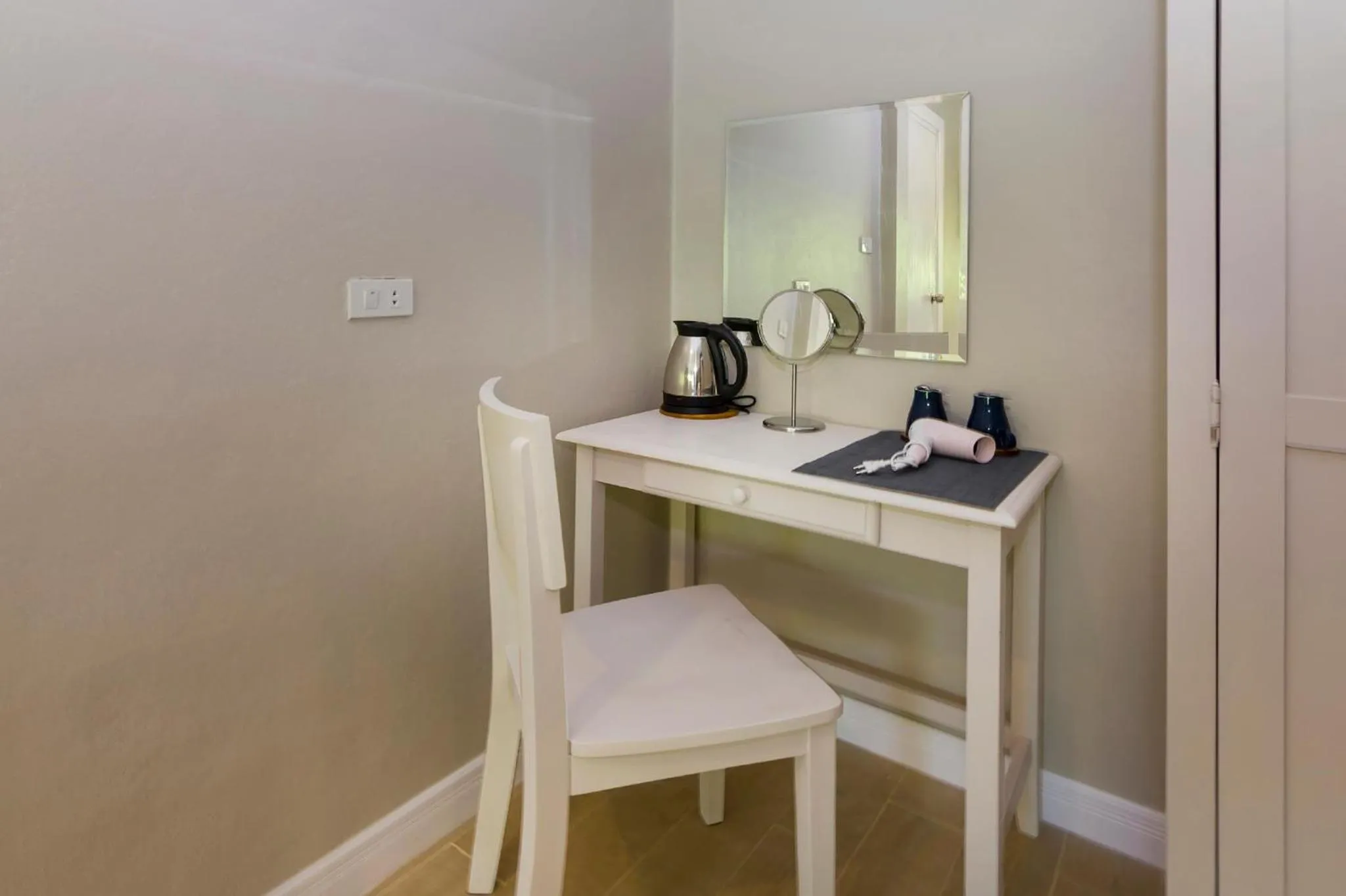 Seating area in Let's Hyde Pattaya Resort & Villas - Pool Cabanas