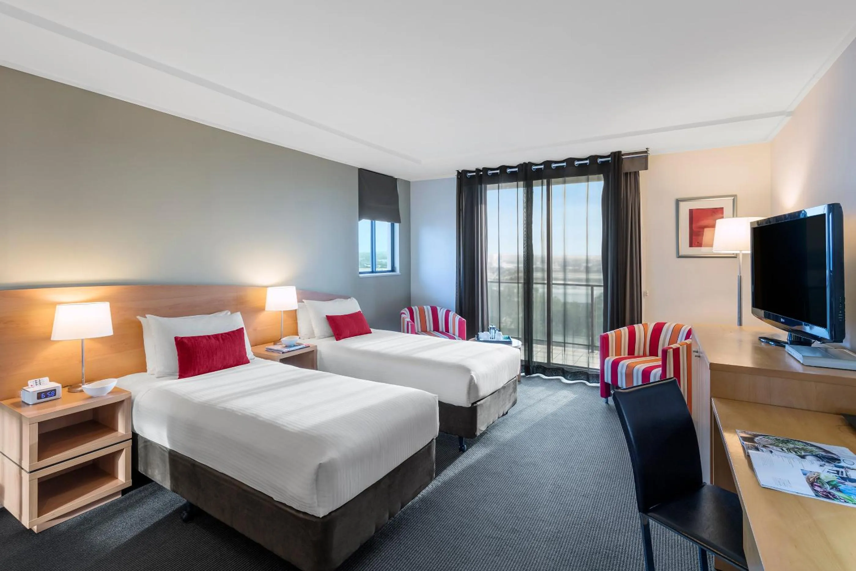 Photo of the whole room, Bed in Nesuto Parramatta