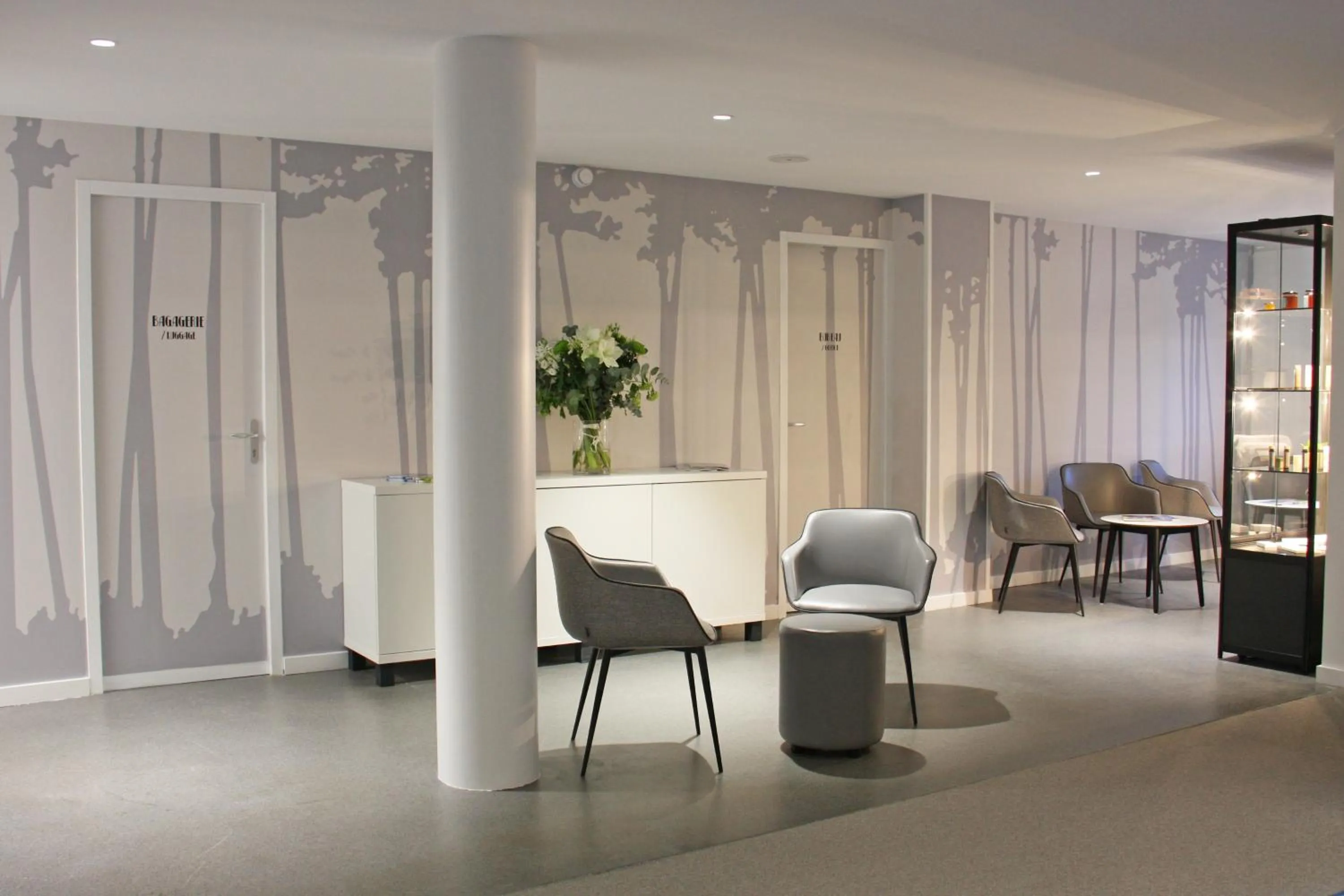 Lobby or reception in Hôtel du Parc & Spa