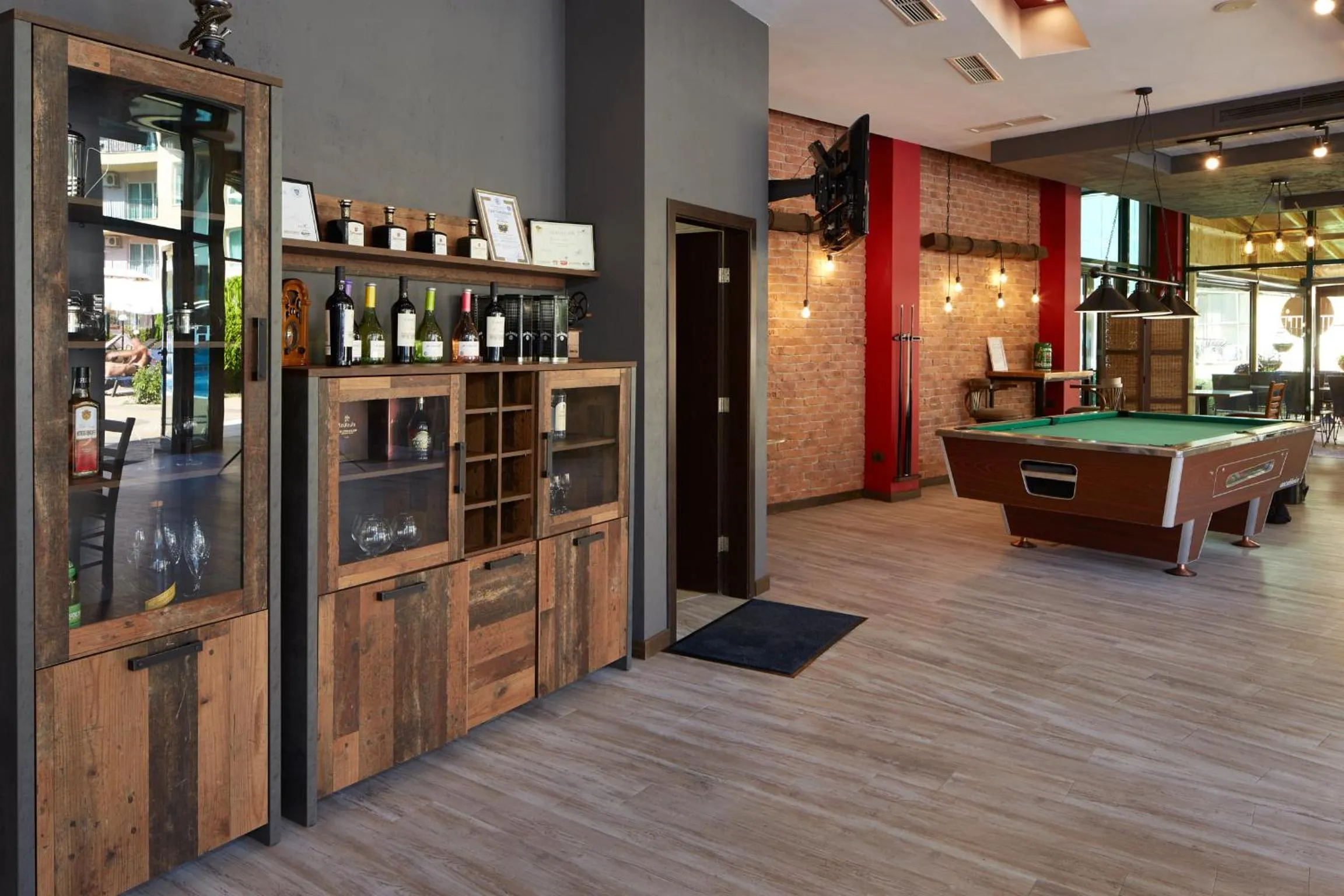 Restaurant/places to eat in Pollo Resort