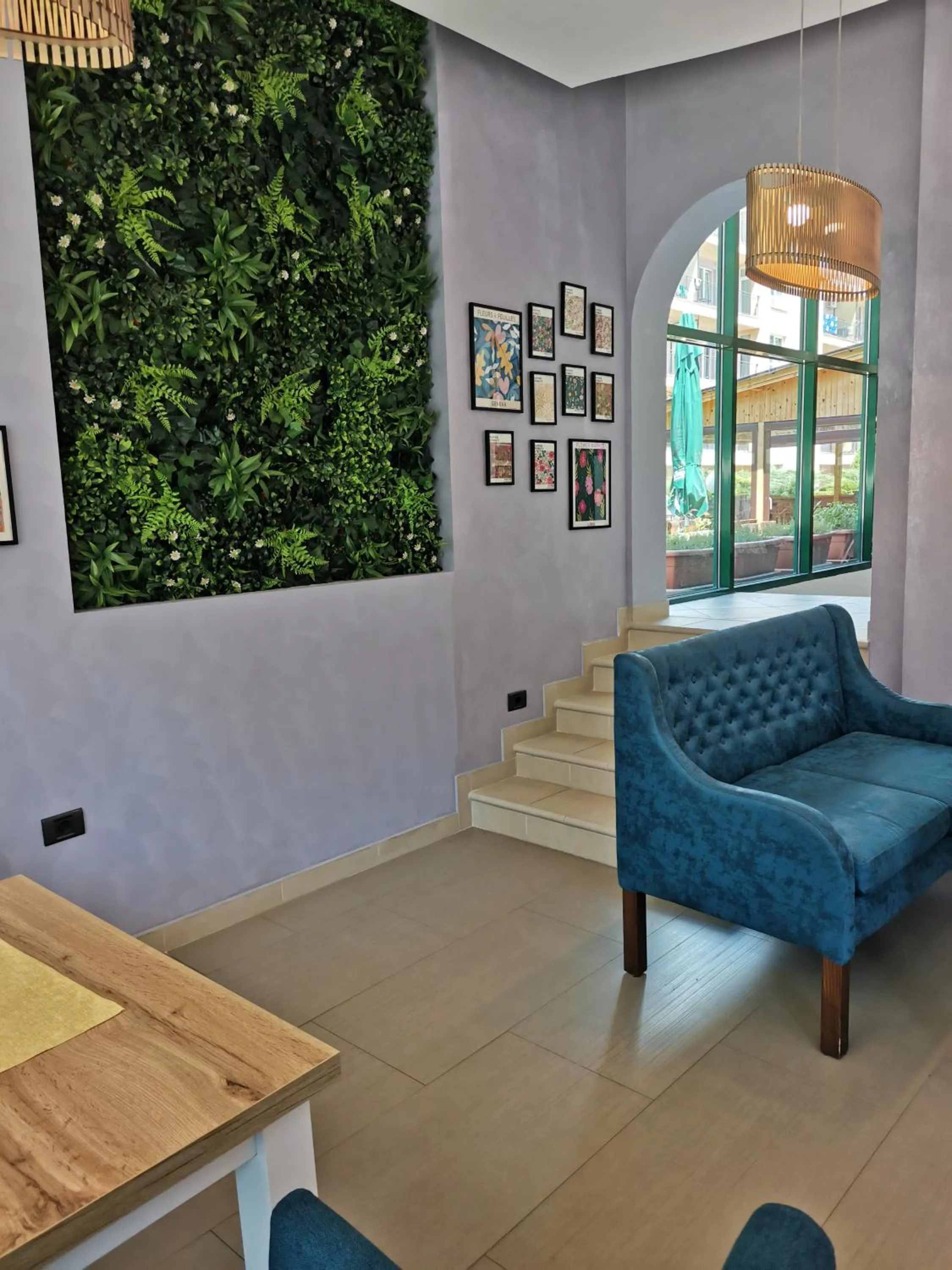 Restaurant/places to eat in Pollo Resort