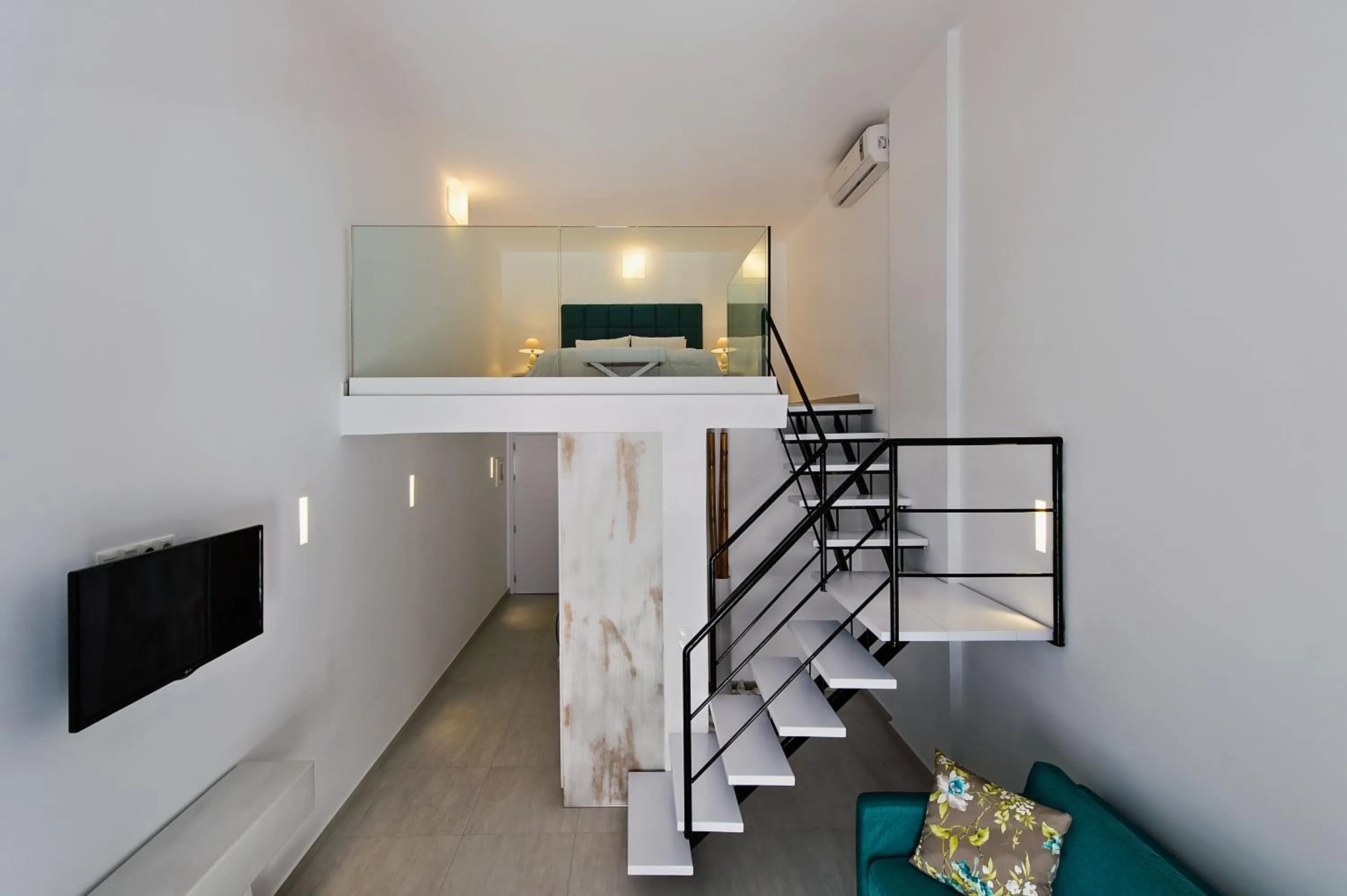 Photo of the whole room in Cavo Bianco Boutique Hotel & Spa