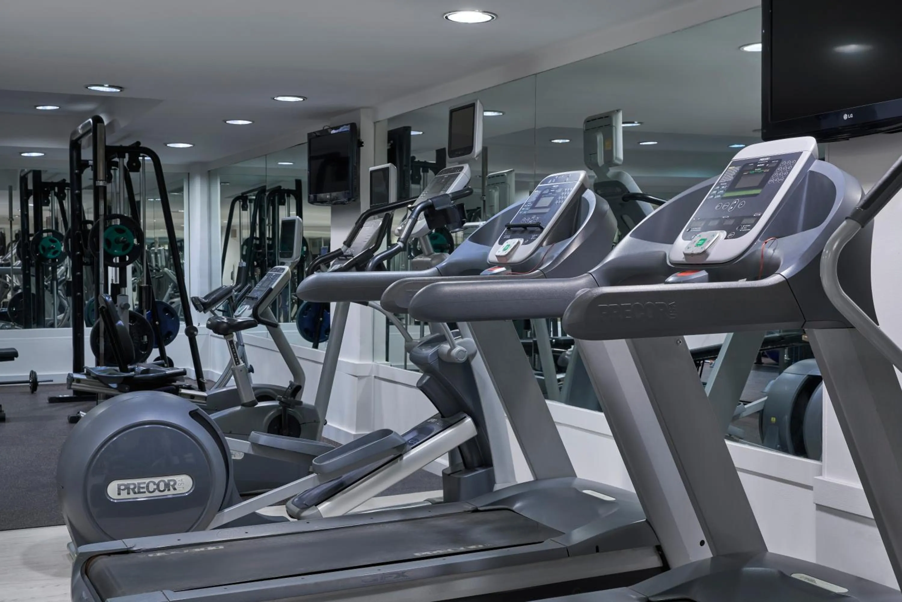 Fitness centre/facilities in Atlantica Oasis Hotel