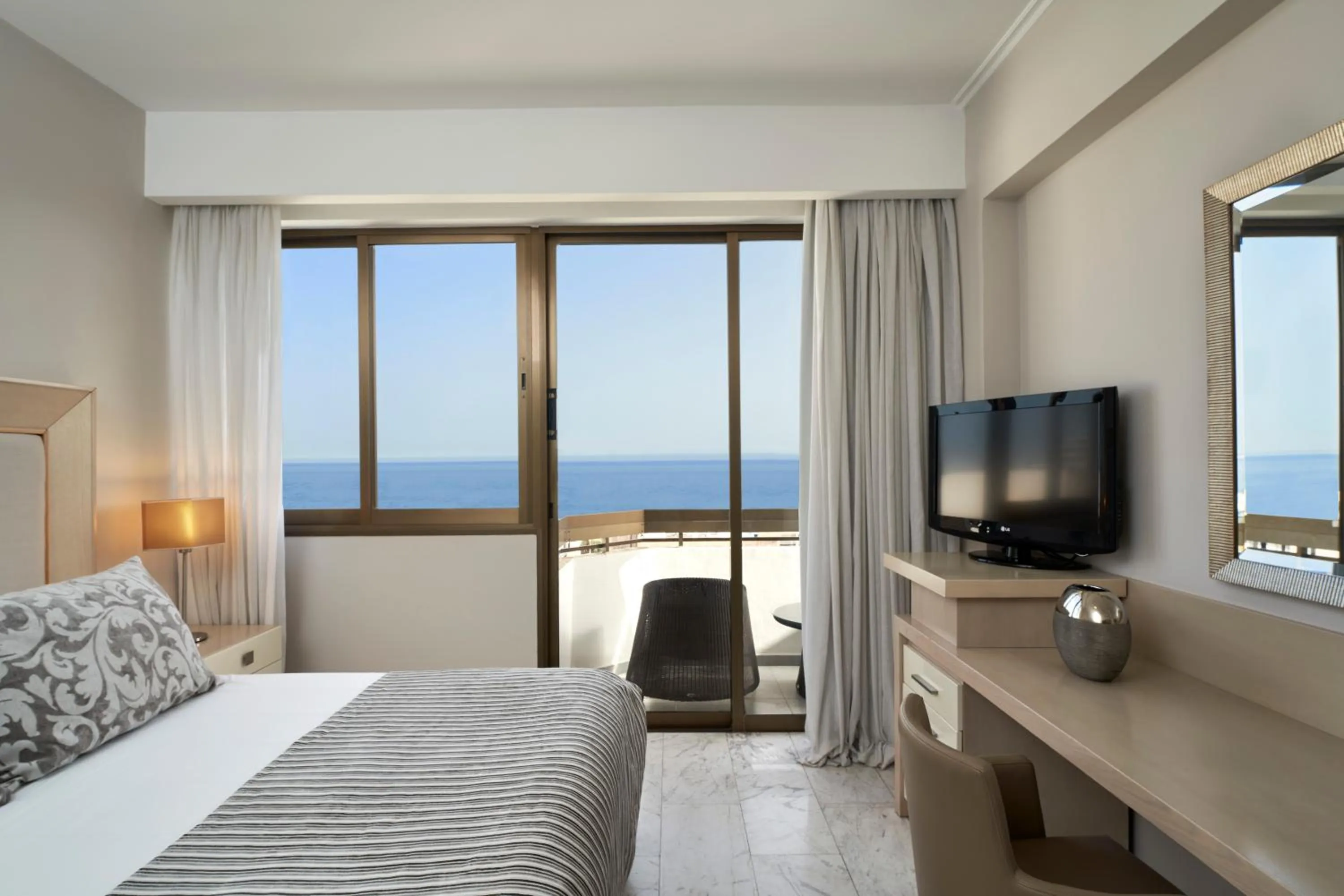Sea view, Bed in Atlantica Oasis Hotel
