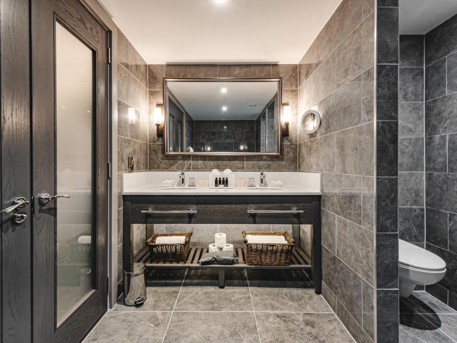 Bathroom in Dakota Edinburgh