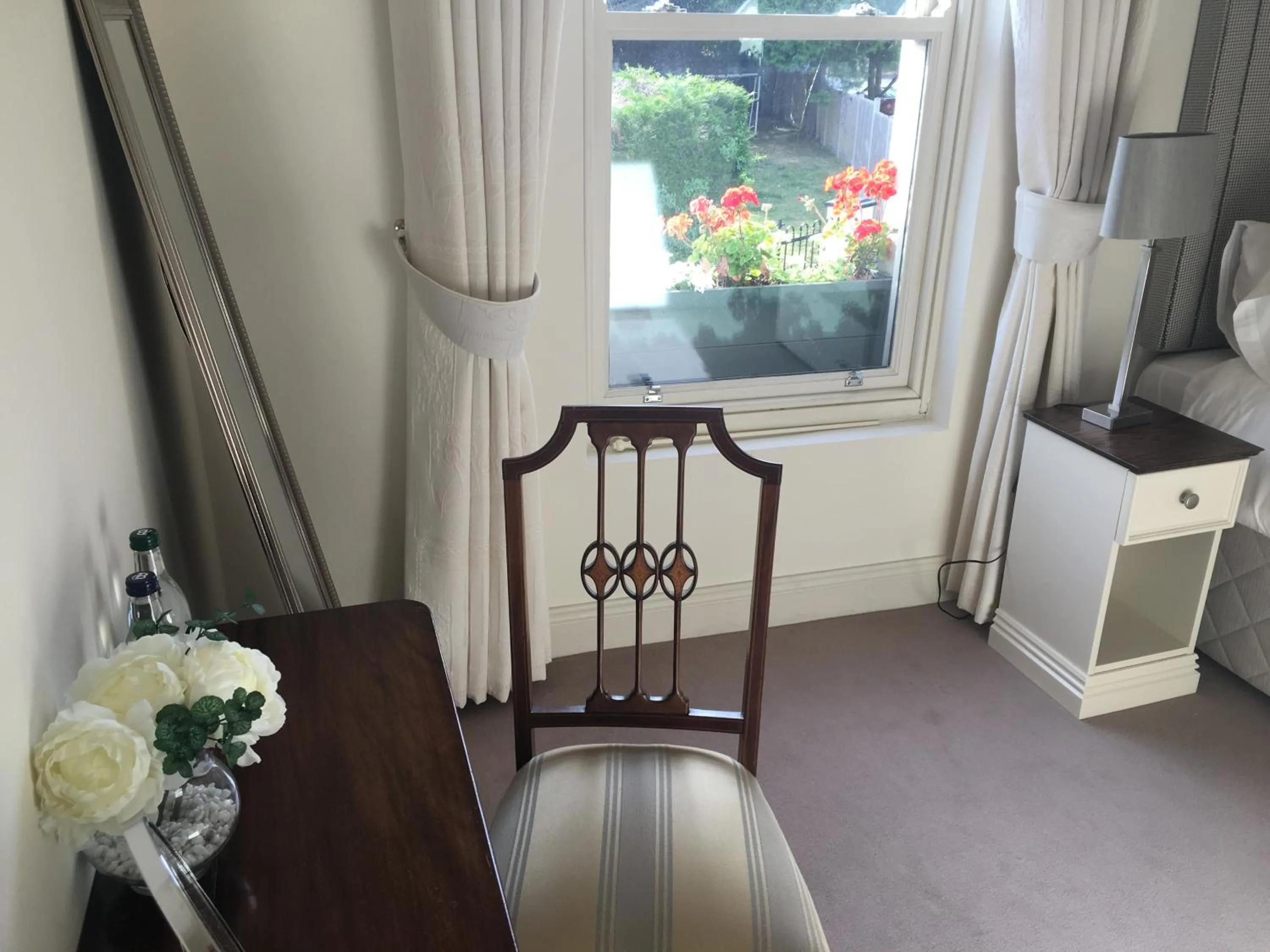 Seating area in Horse & Hound