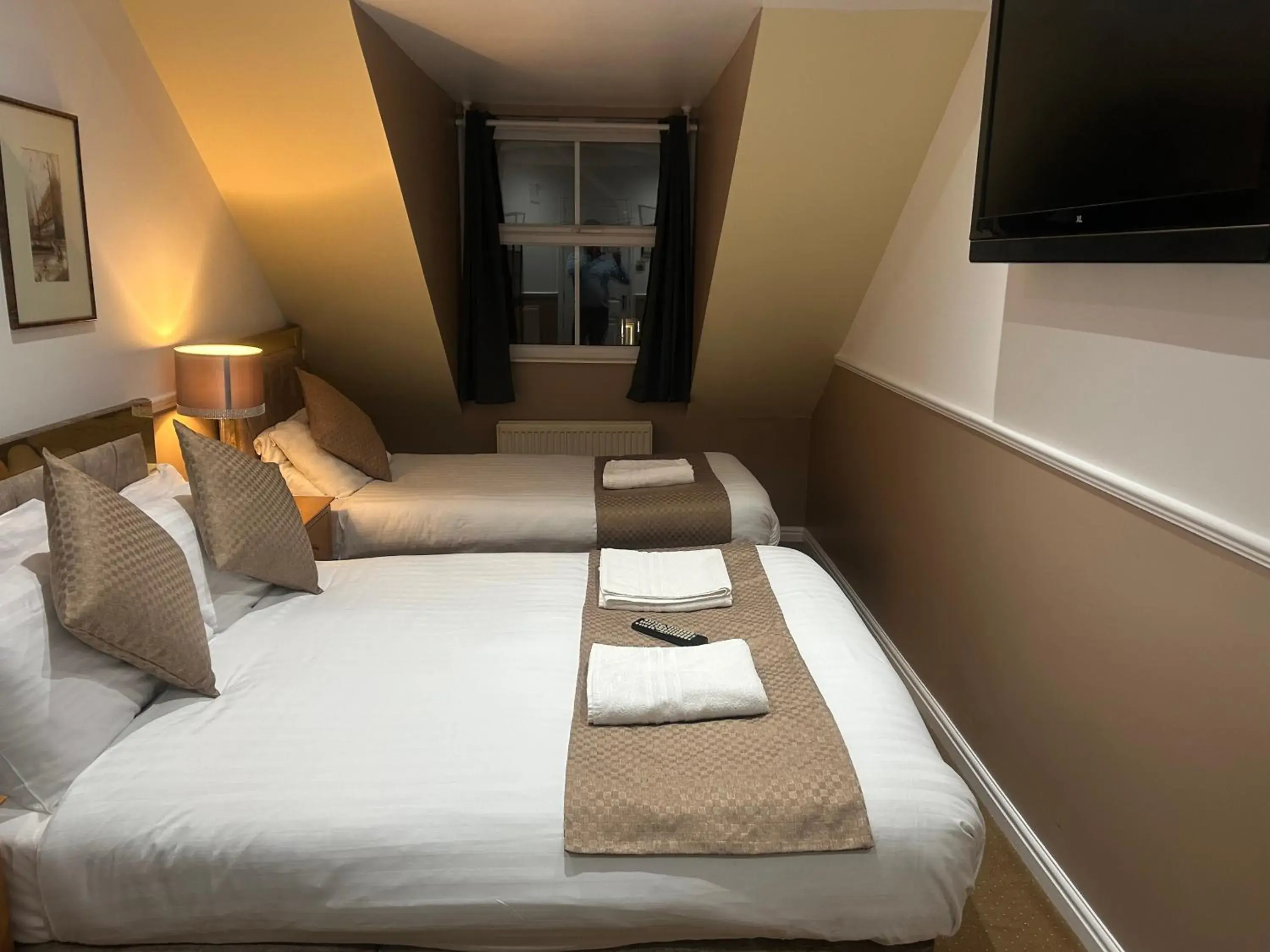 Deluxe Double or Twin Room in Arden Guest House B&B - NEC Birmingham - Birmingham Airport Deluxe Double or Twin Room in Arden Guest House B&B - NEC Birmingham - Birmingham Airport