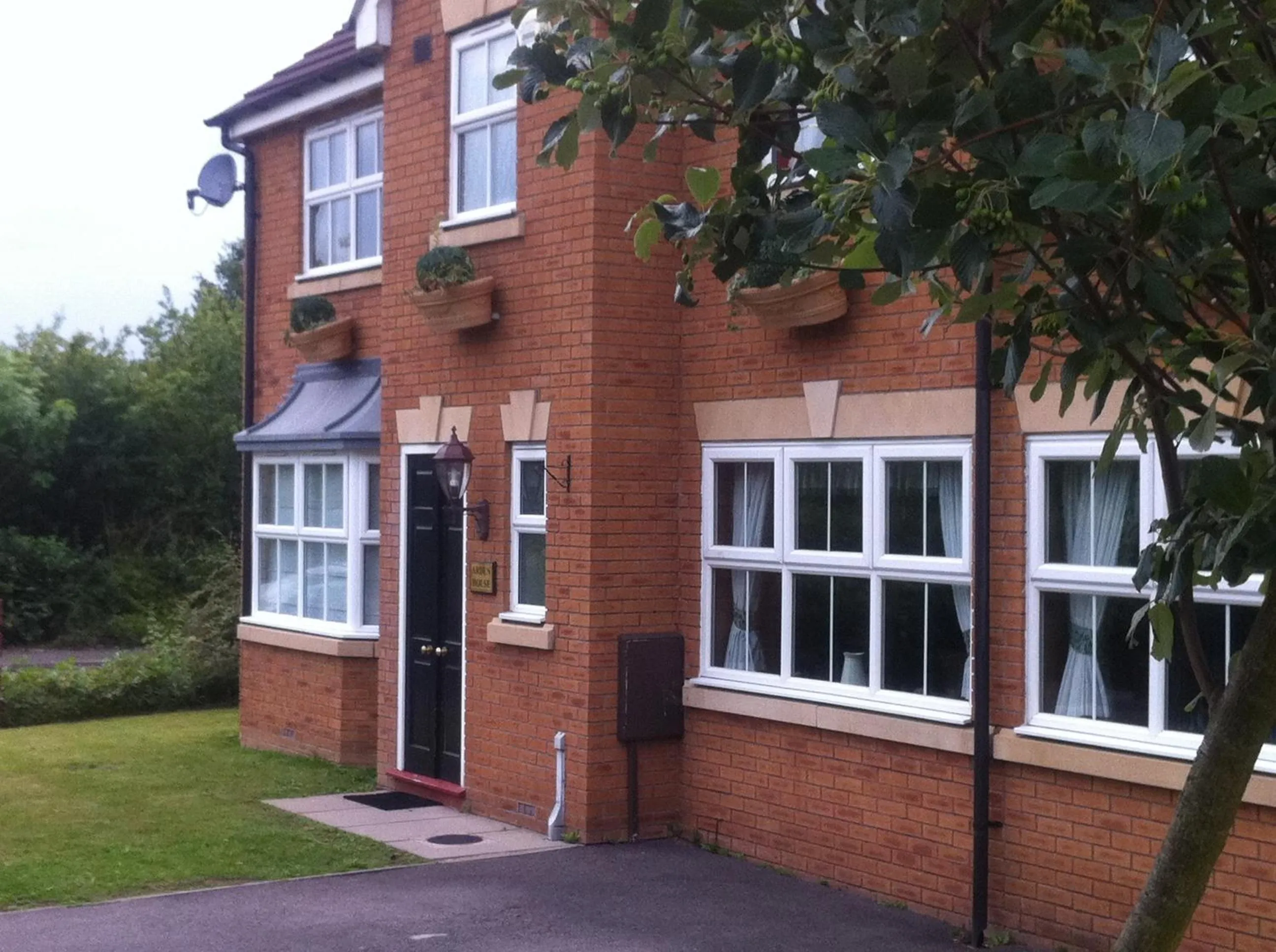 Facade/entrance in Arden Guest House B&B - NEC Birmingham - Birmingham Airport