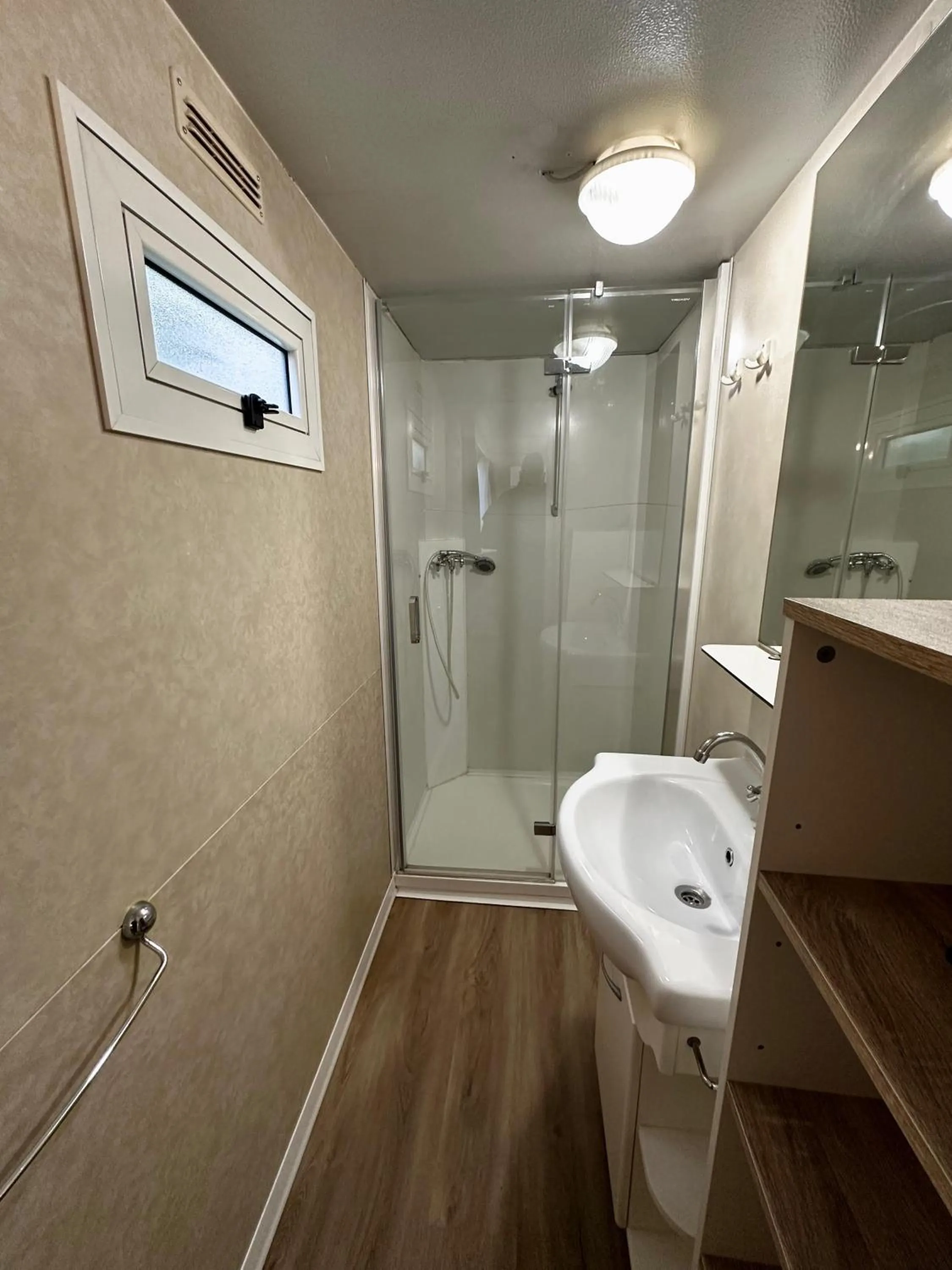 Shower in Kamp Slanik Mobile Homes
