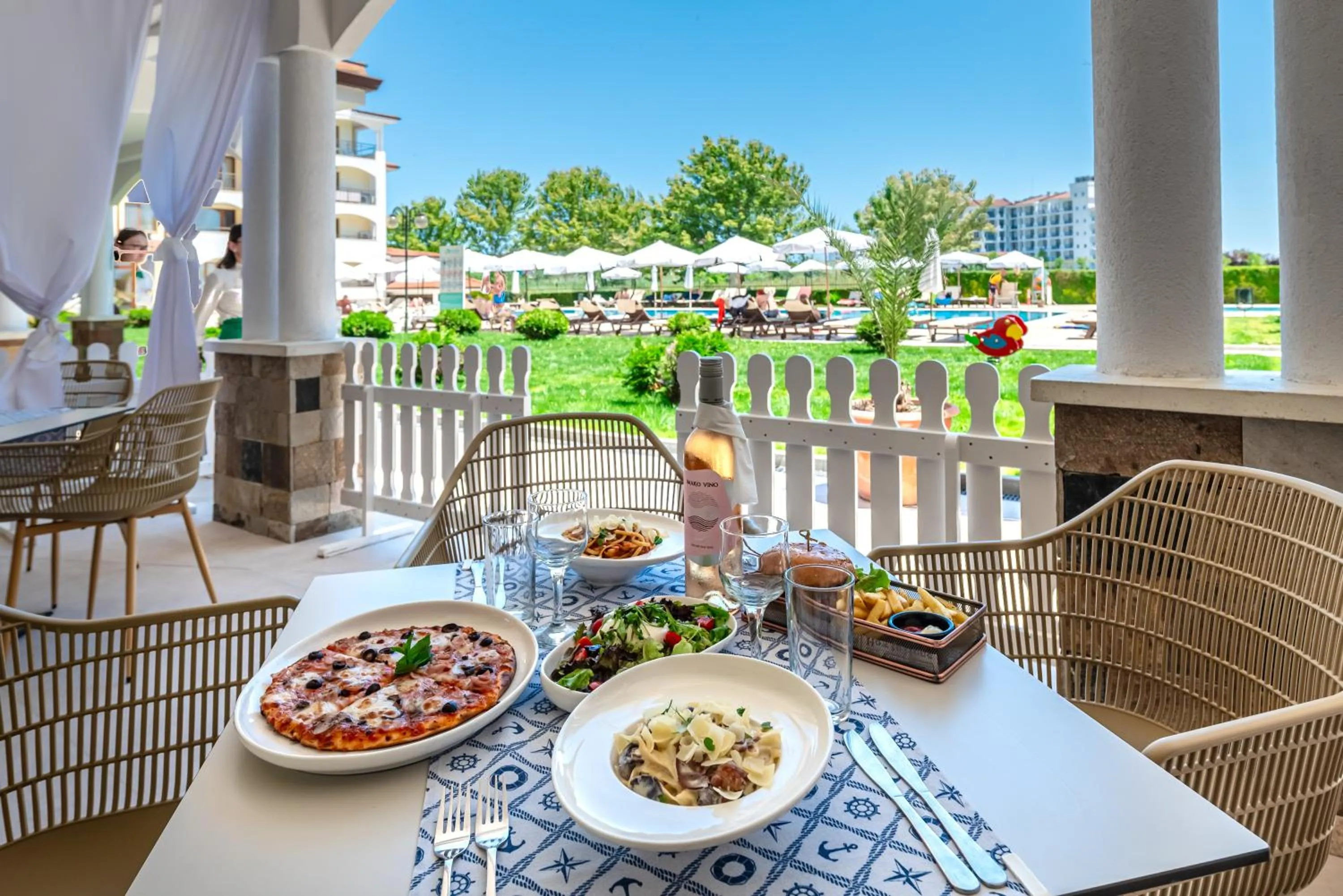 Restaurant/places to eat in Sunrise All Suites Resort- All Inclusive