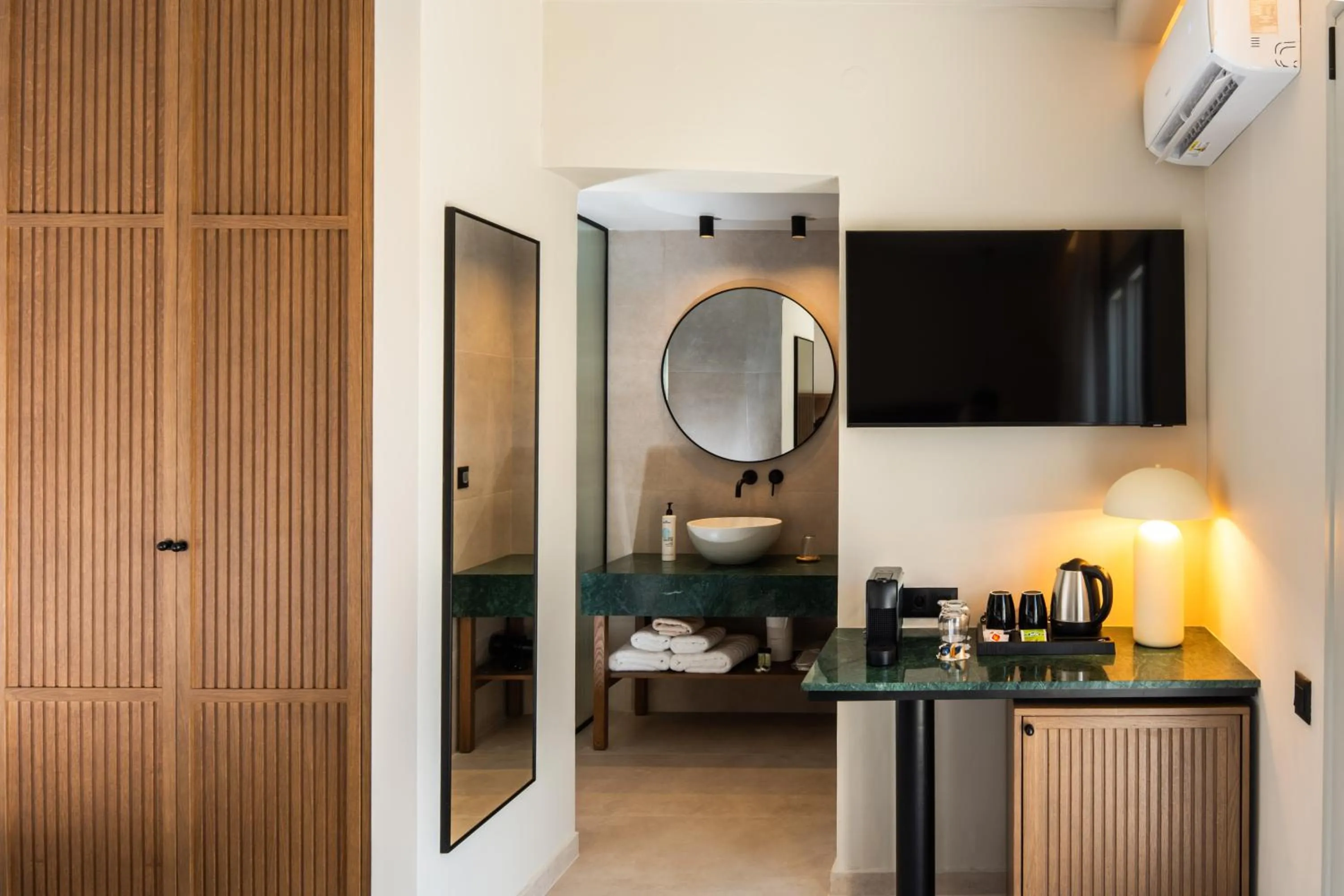 Bathroom in Astoria Hotel