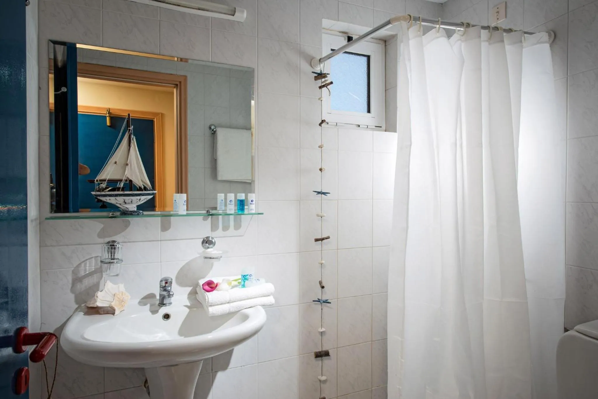 Bathroom in Astoria Hotel