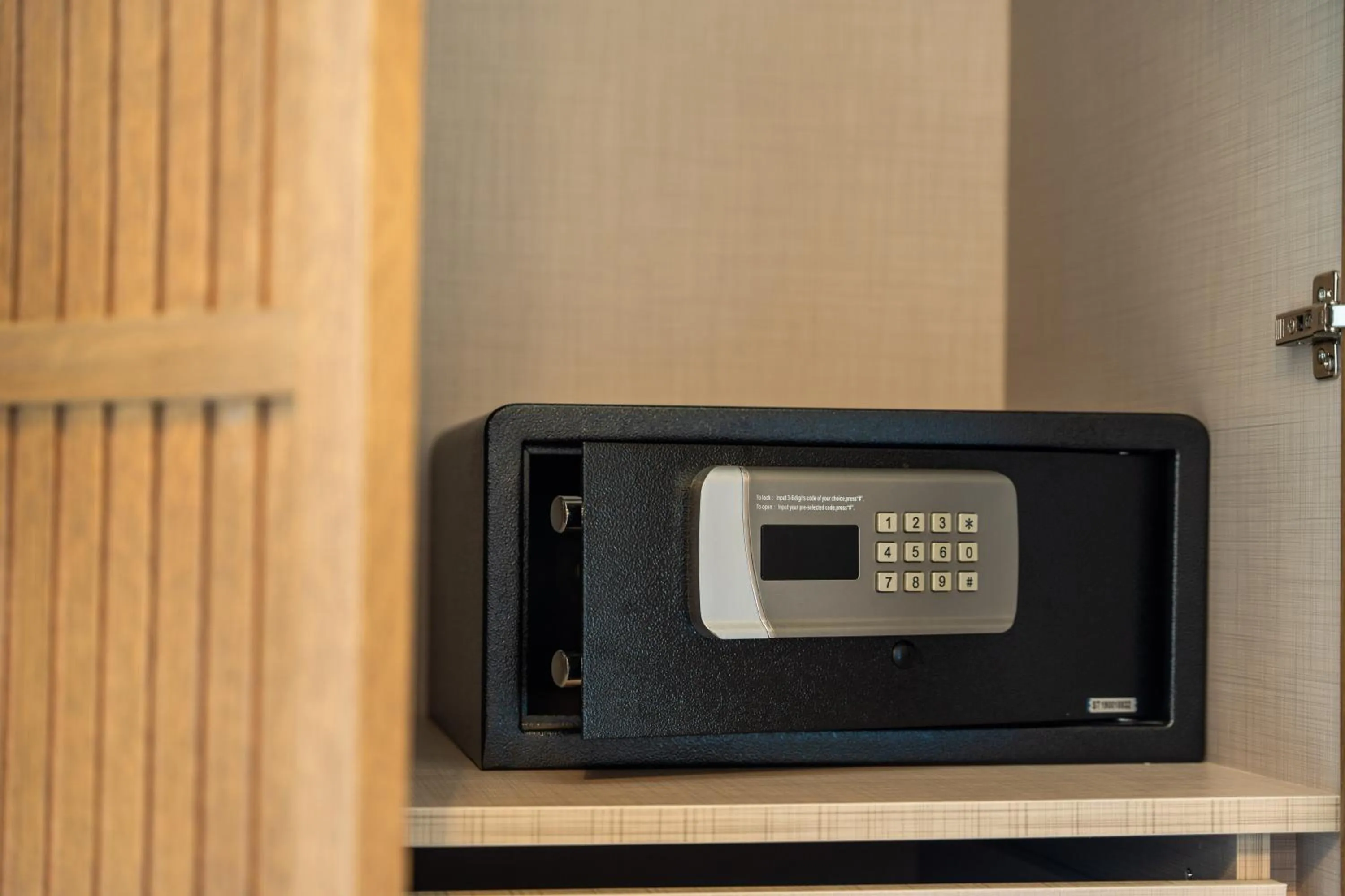 safe in Astoria Hotel