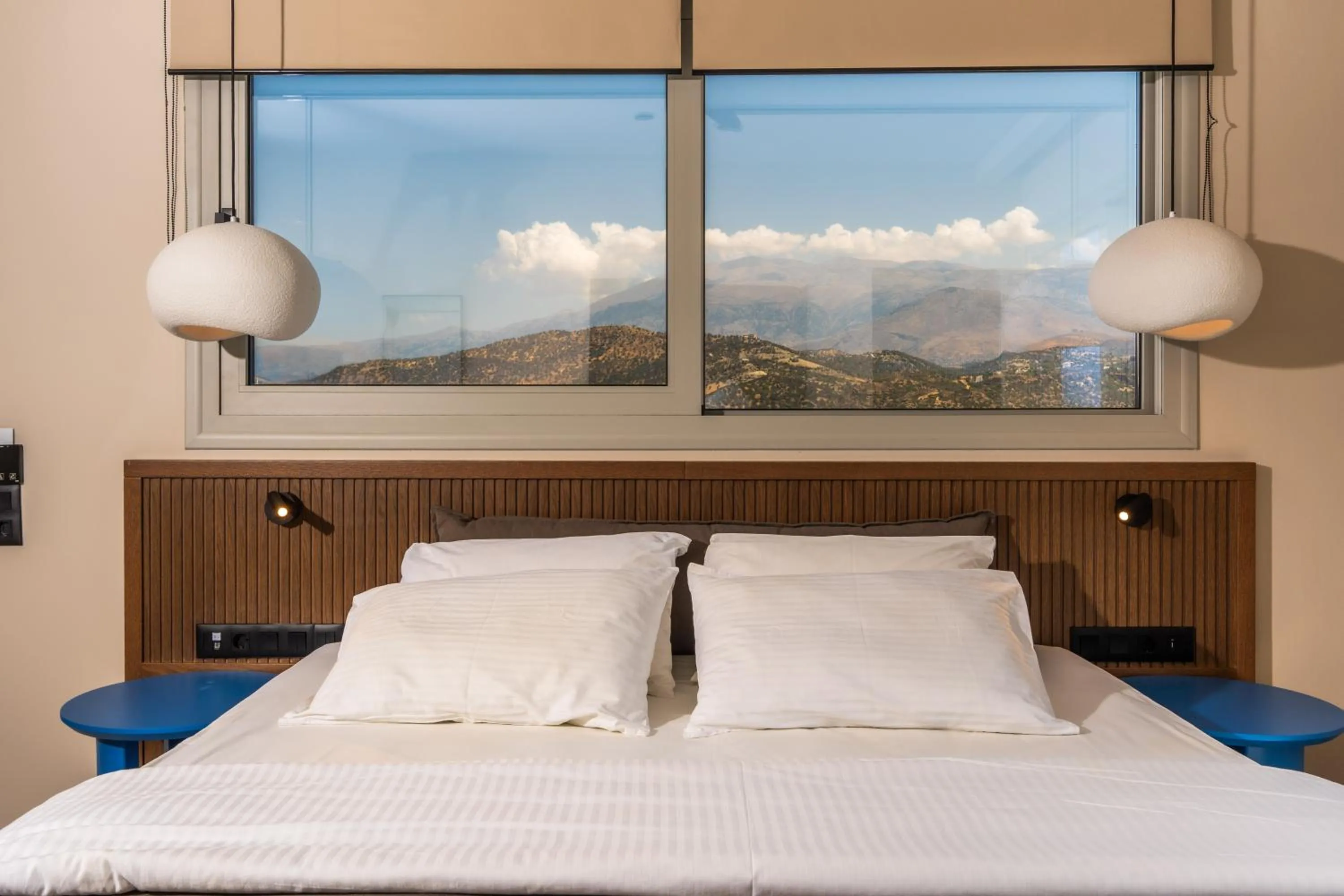 Bed in Astoria Hotel